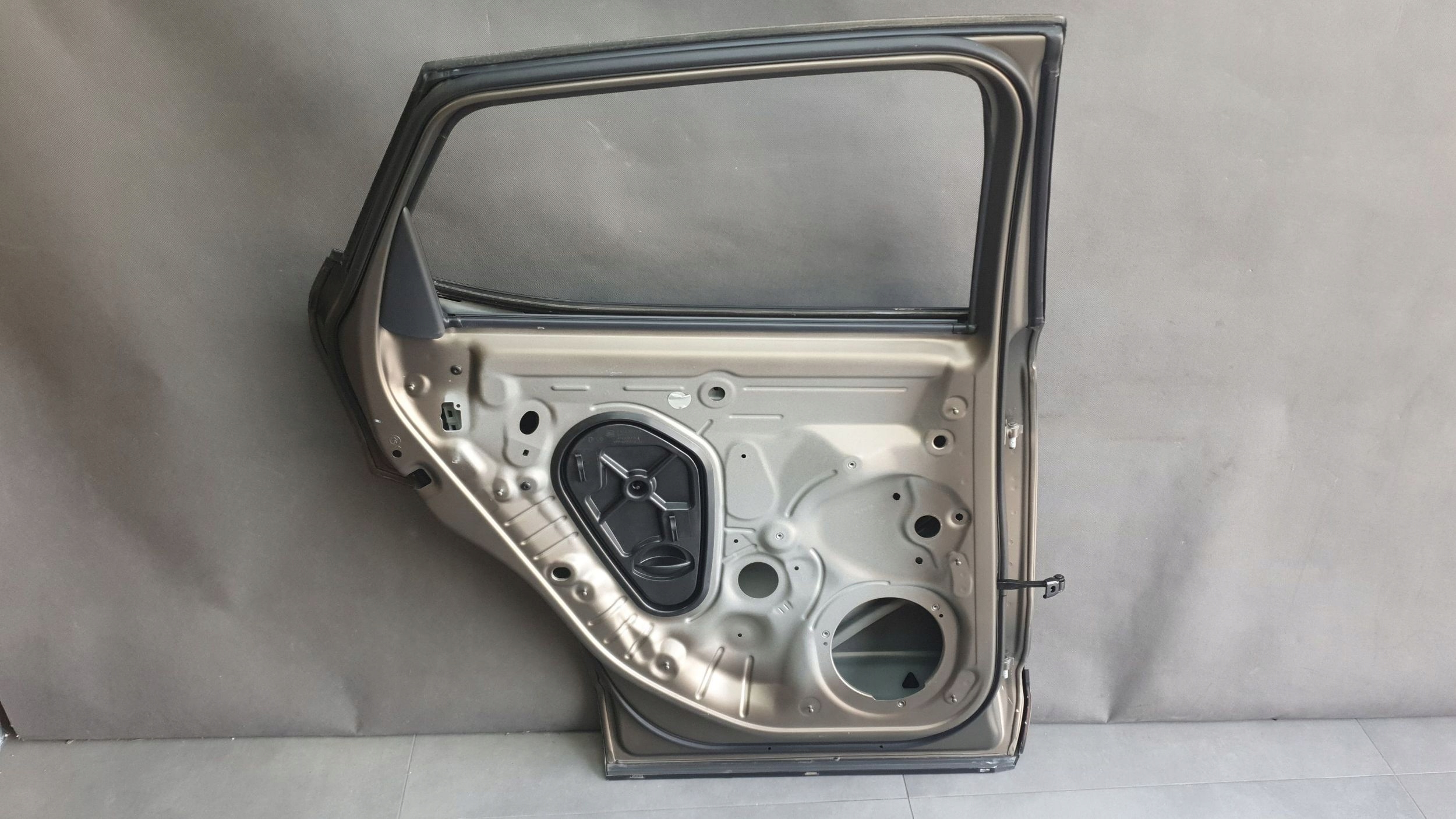 Cupra Formentor Tür links heck hinten 5FF833311 LS8A