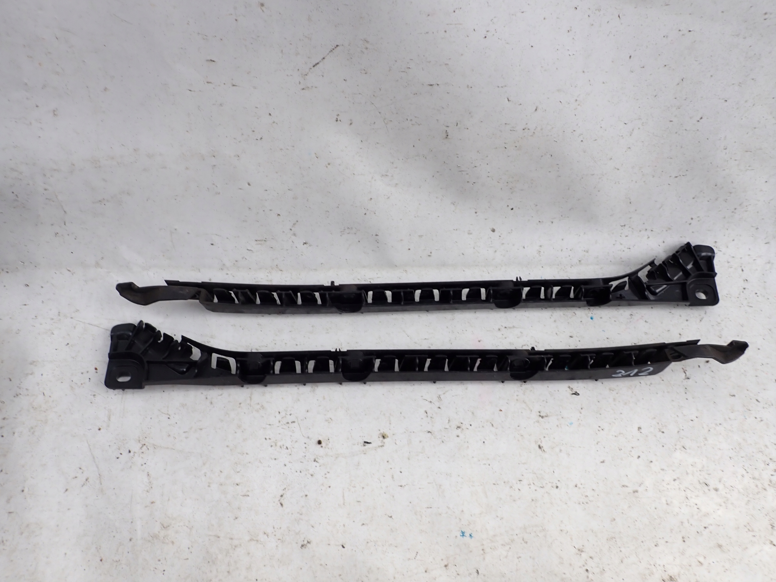 MERCEDES W212 bumper bracket left rear part