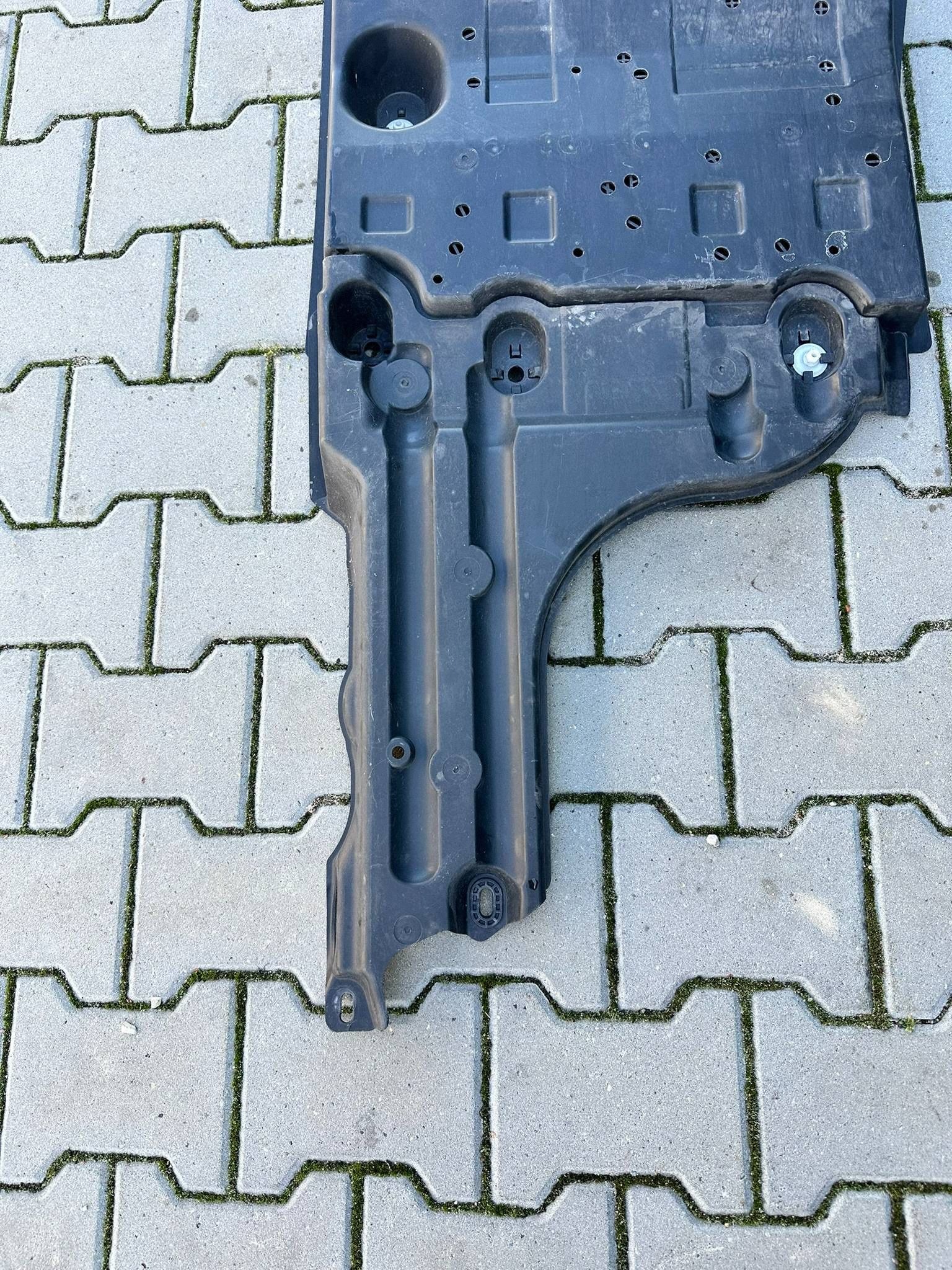 Opel Mokka B cover chassis side right 9841799680