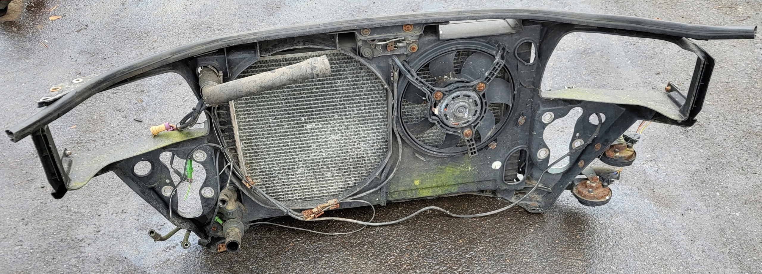 front body wall pillar iron radiator fan lock AUDI A4 B5 8D0 OE
