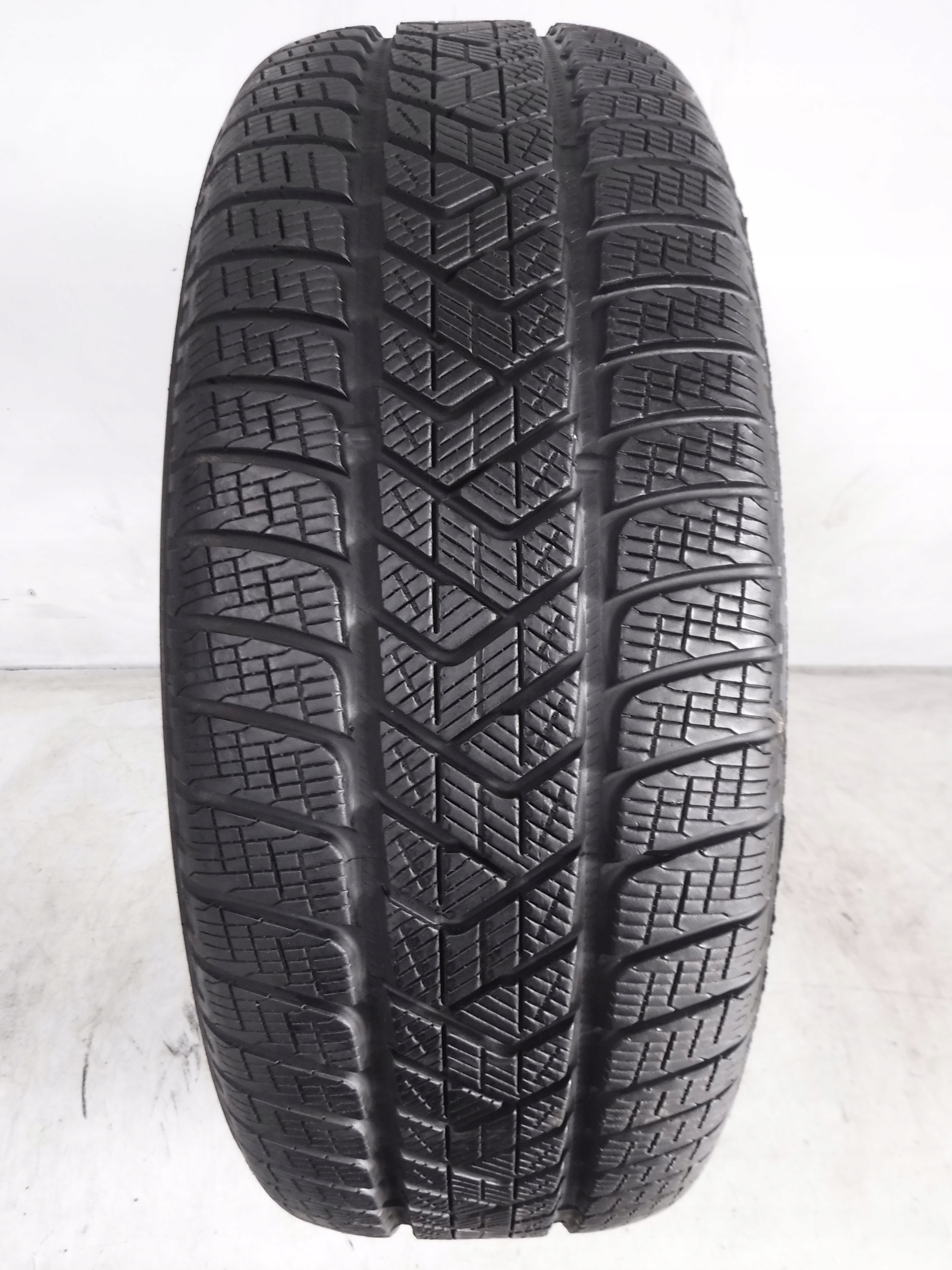 OPONA PIRELLI SCORPION WINTER 235/65/17 104H 7,5mm Sezon zimowe