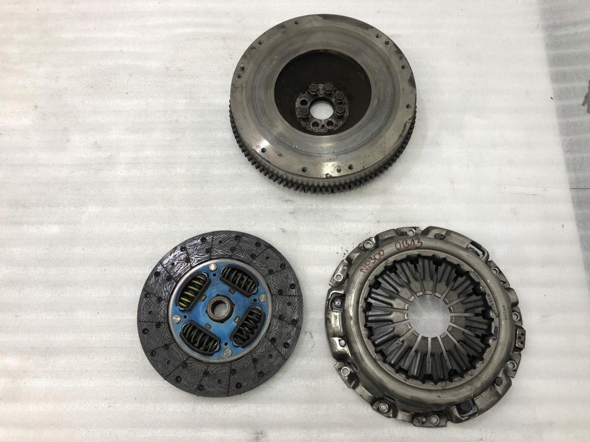 МУФТА В СБОРЕ КОРЗИНА NISSAN NAVARA D22 Np300