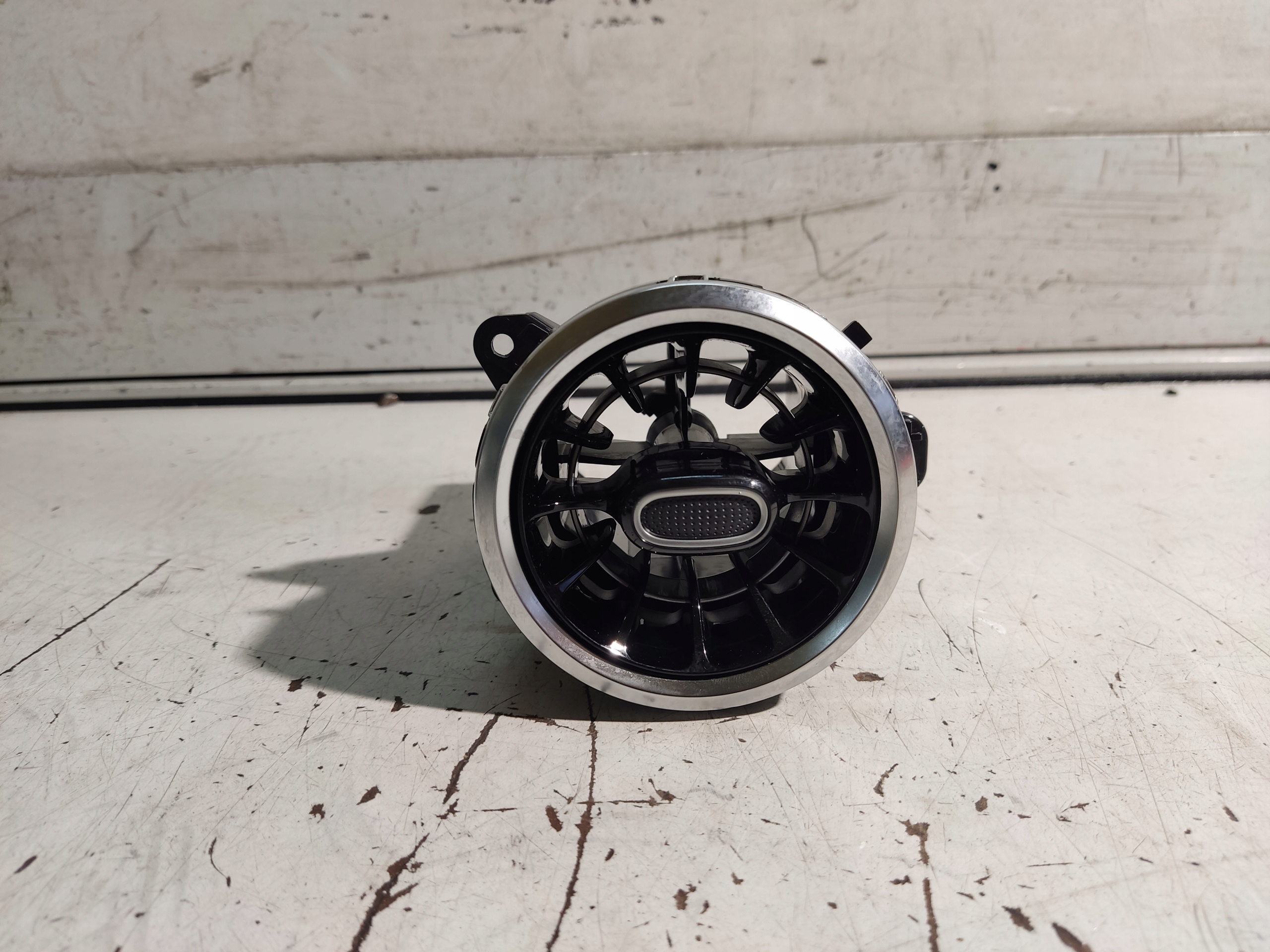 A1778306300 - MERCEDES W177 вентиляционная решетка