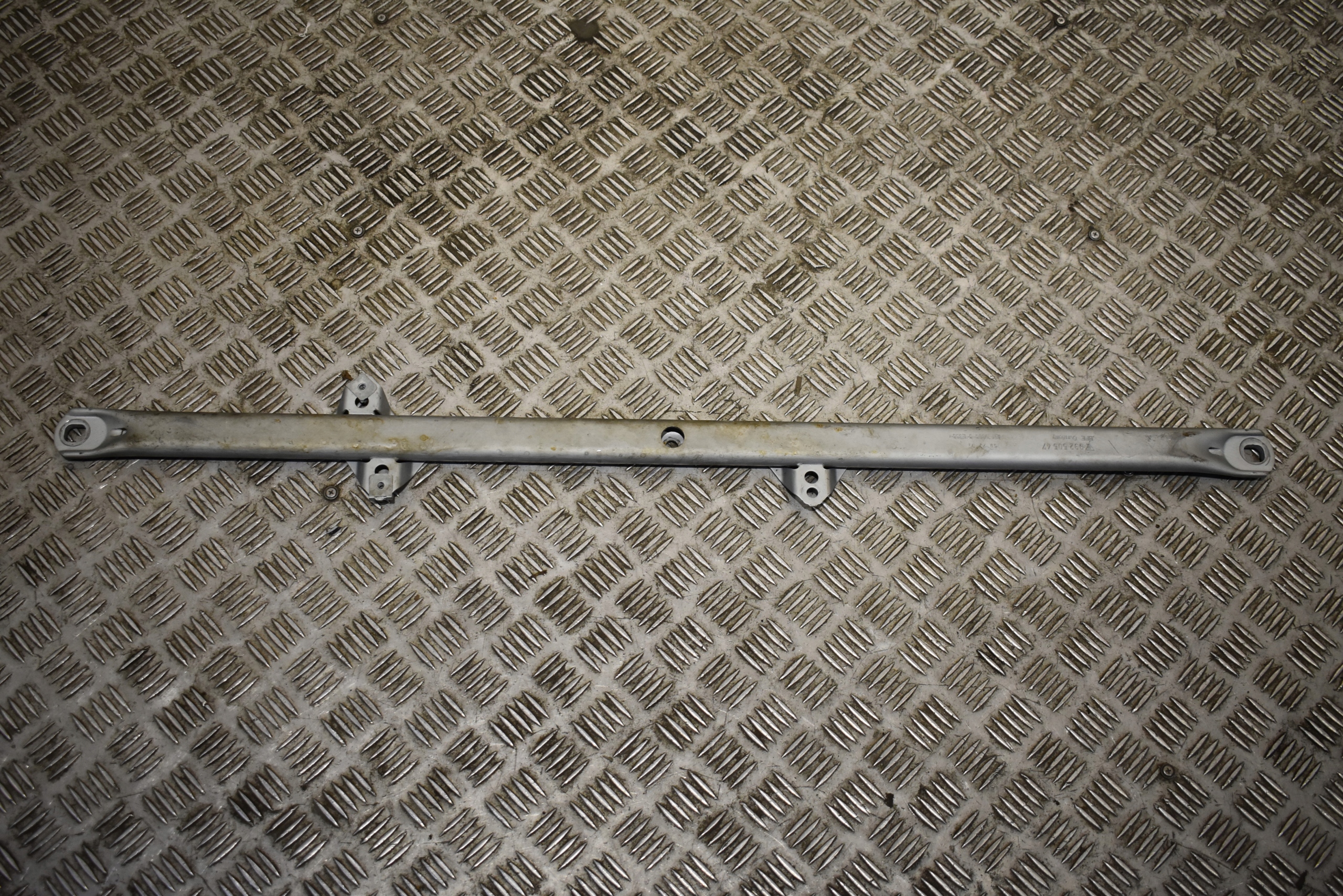 IDEALNA brace rear right PORSCHE 922 1