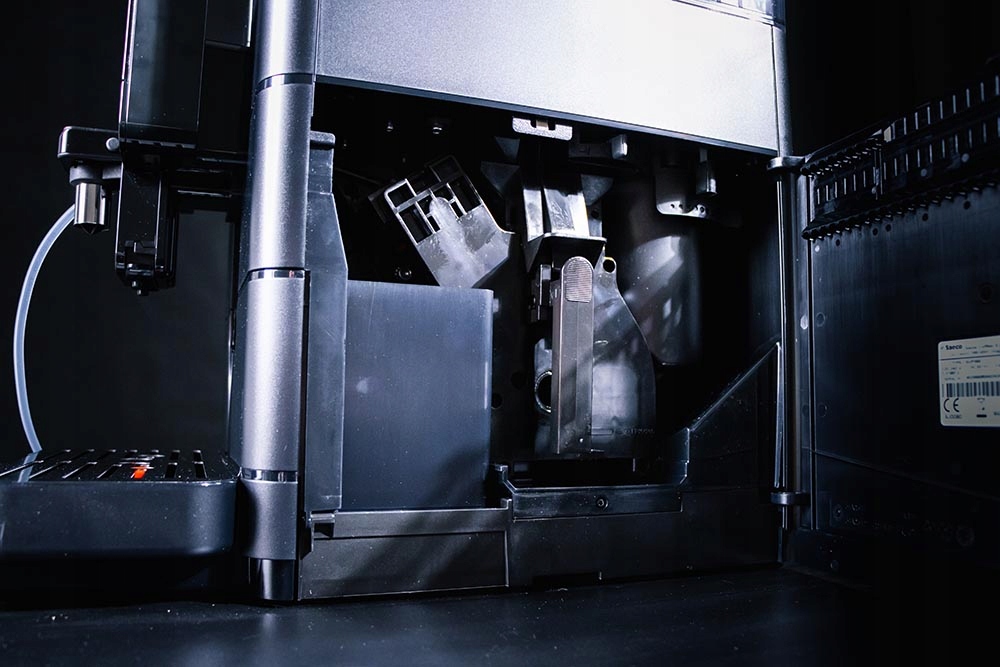 Ekspres Saeco New Royal OTC 2020 + 1kg kawy Wbudowany młynek tak