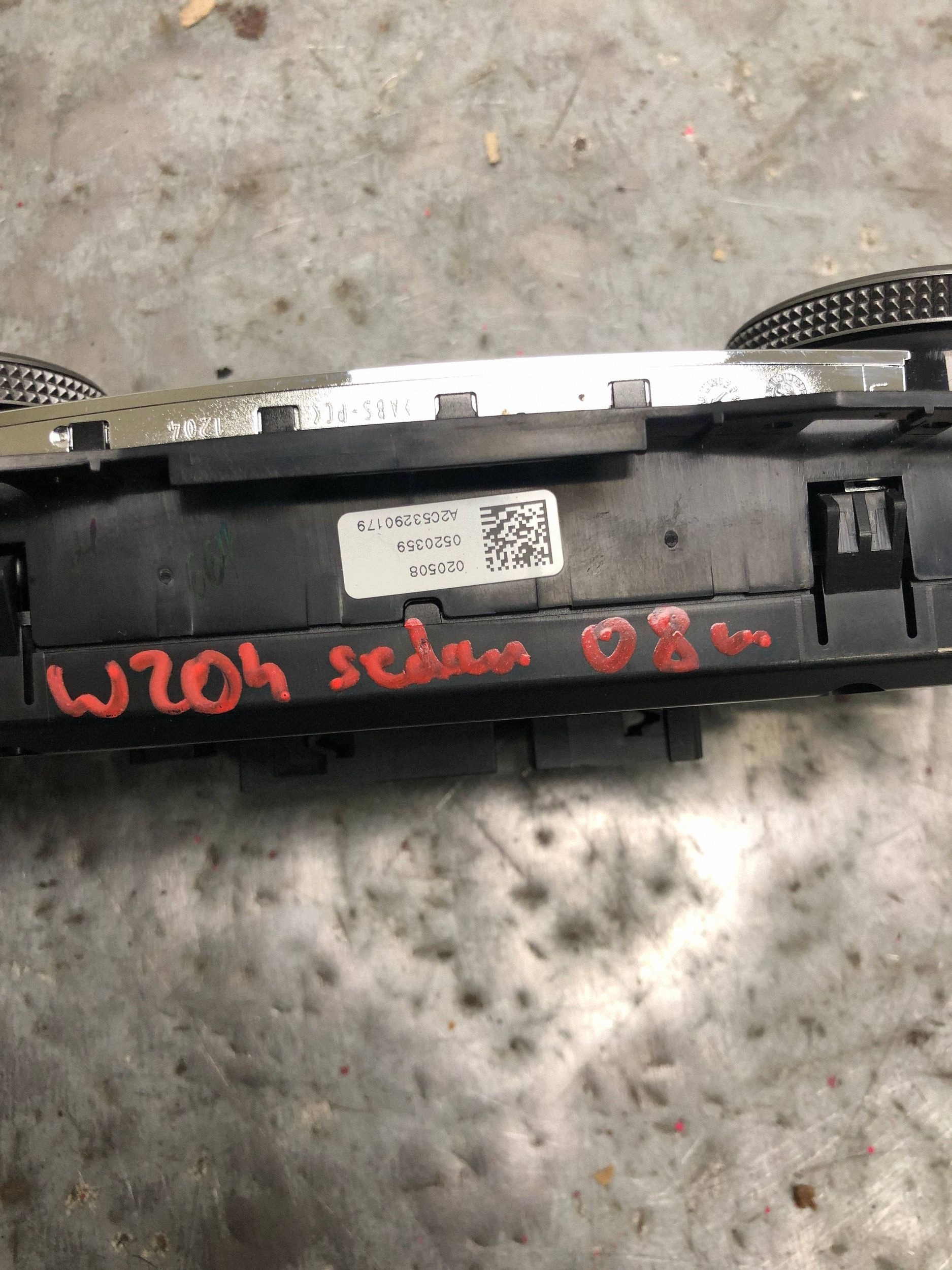air conditioning control panel MERCEDES W204 sedan 2048309885
