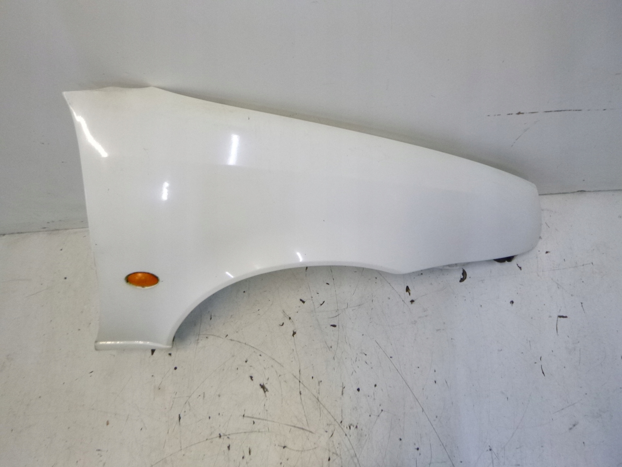AILE DROITE FORD COURIER LIFT B1 2001R.