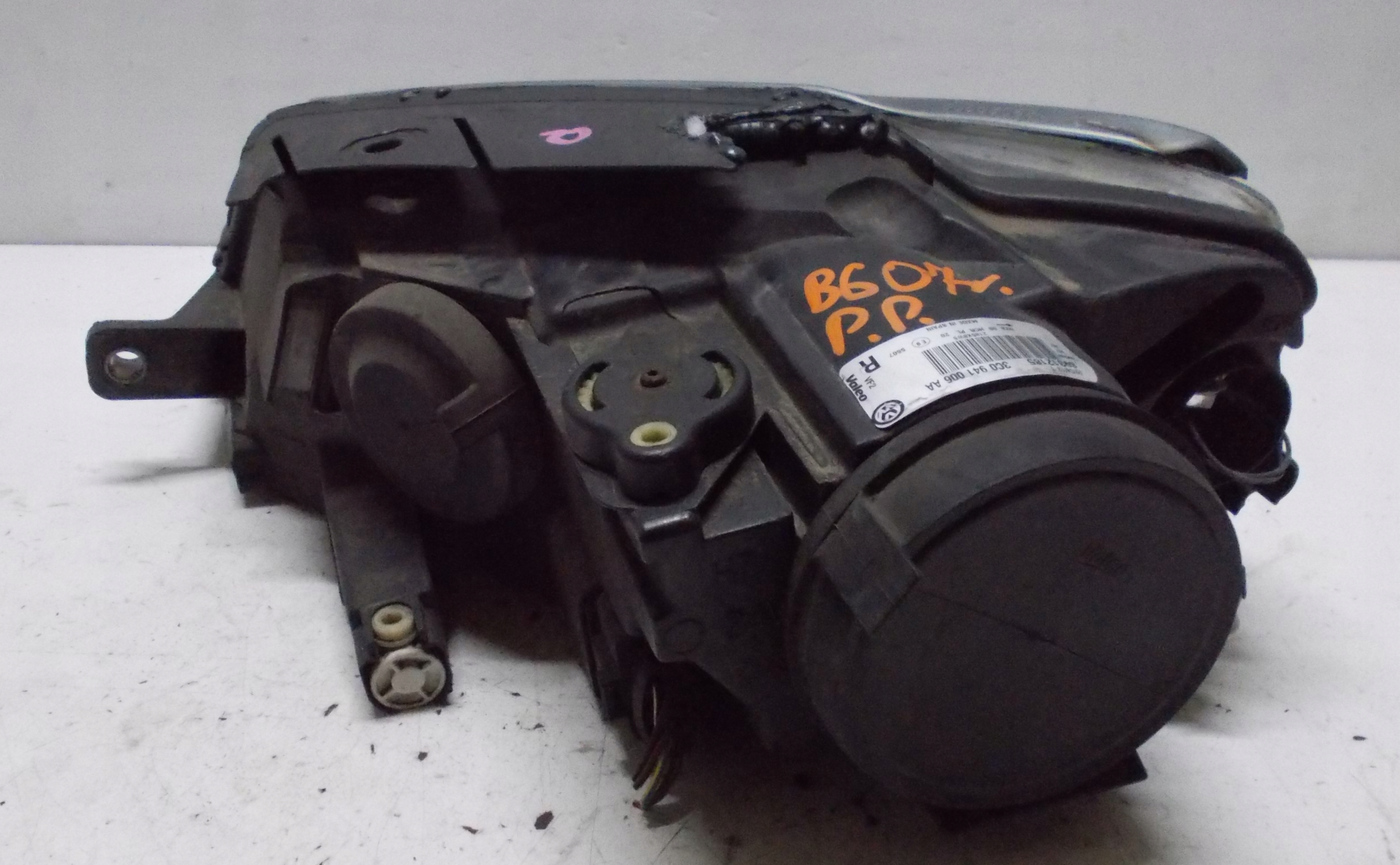 VW PASSAT B6 KOMBI 1.9 TDI 07R light right front 3C0941006AA