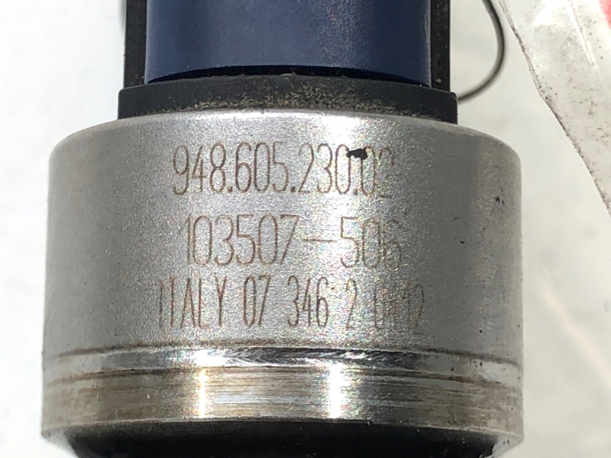 WTRYSKIWACZ PORSCHE CAYENNE 948.605.230.02 4.8 Typ silnika Benzyna