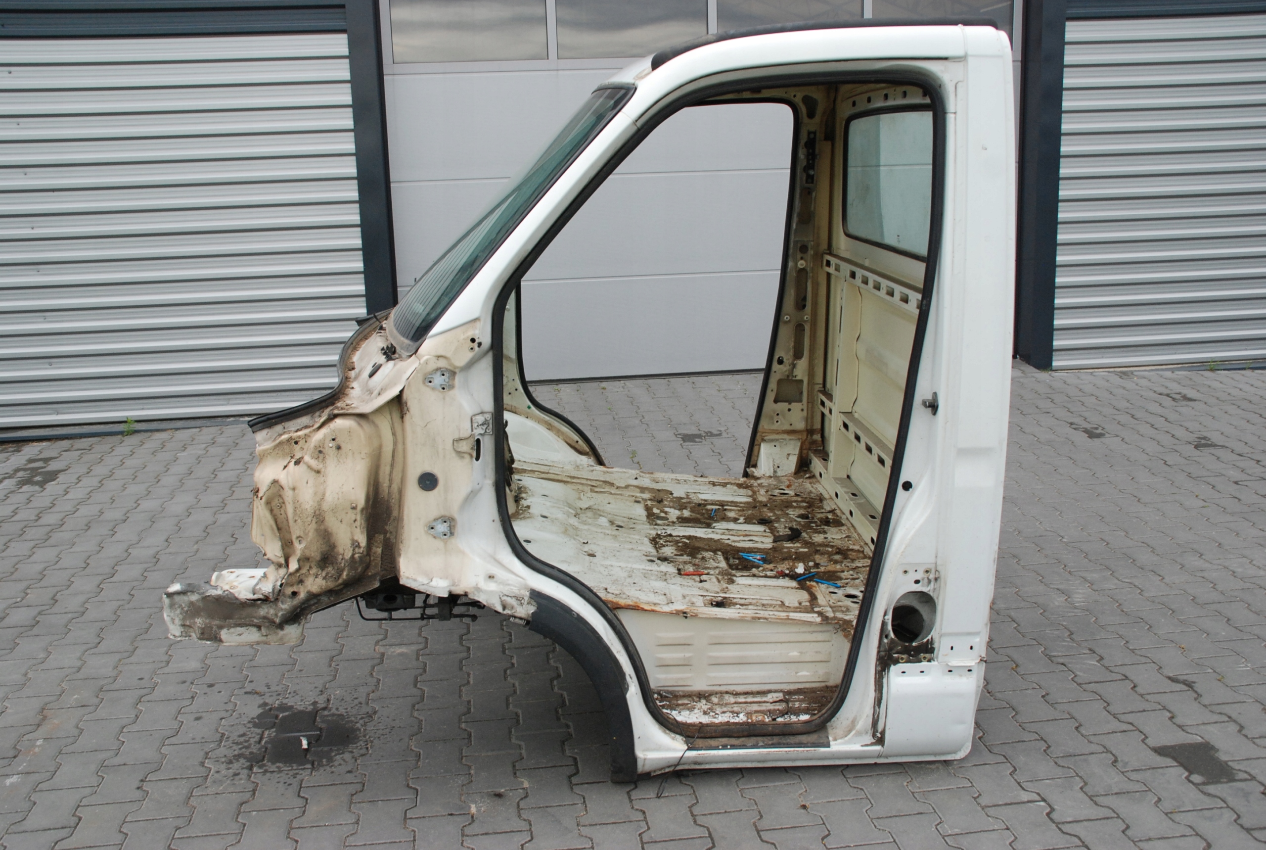 KABINA IVECO DAILY 14R 06 - 14R Producent części Iveco OE