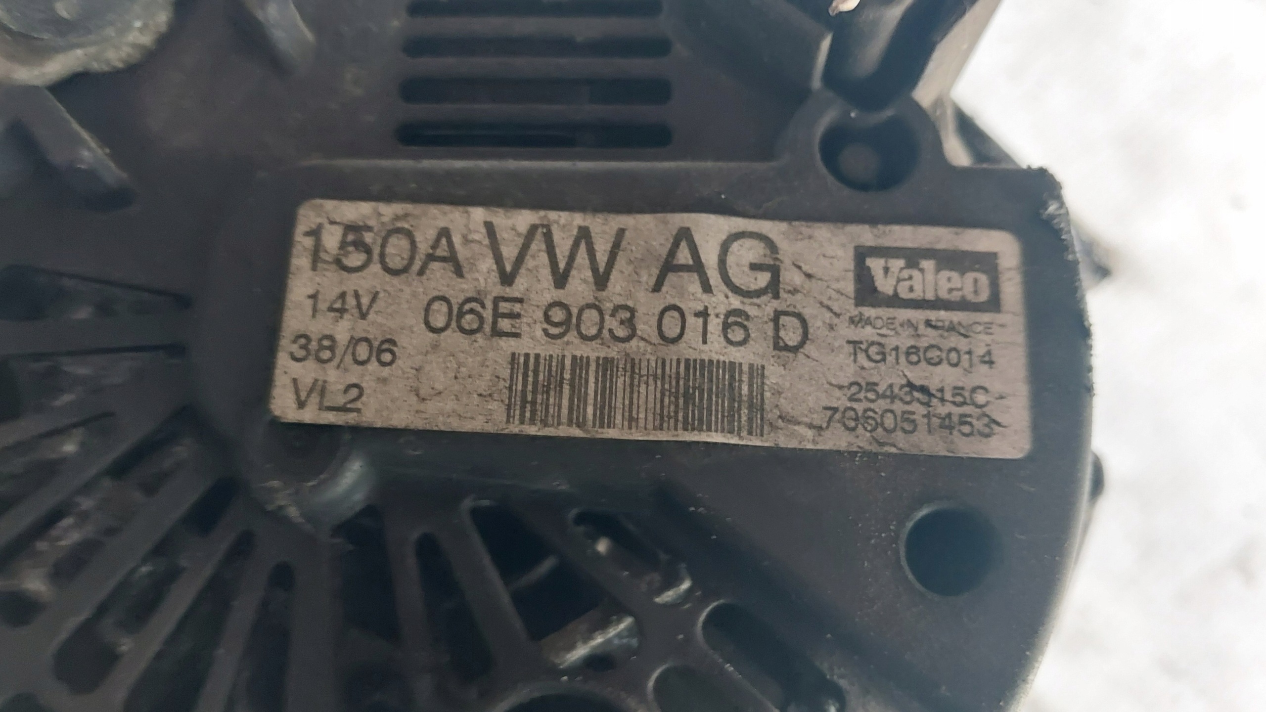 alternátor AUDI A6 C6 05-11 R. 2,0 TFSI 150A 06E903016D