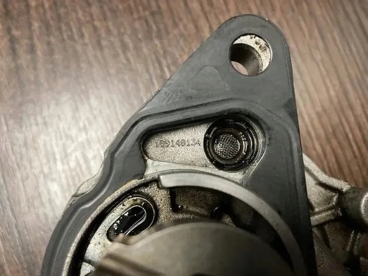 FIAT Doblo II 1.3 90 ЛС opel насос вакум