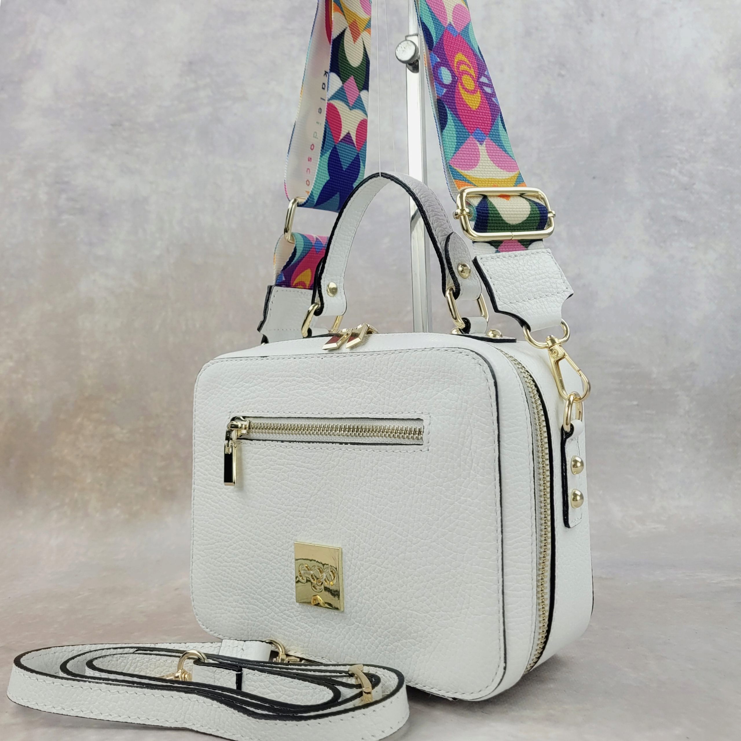 Torebka damska EGO kuferek biała kolorowa torba listonoszka skóra naturalna Kolor dodatkowy wielokolorowy