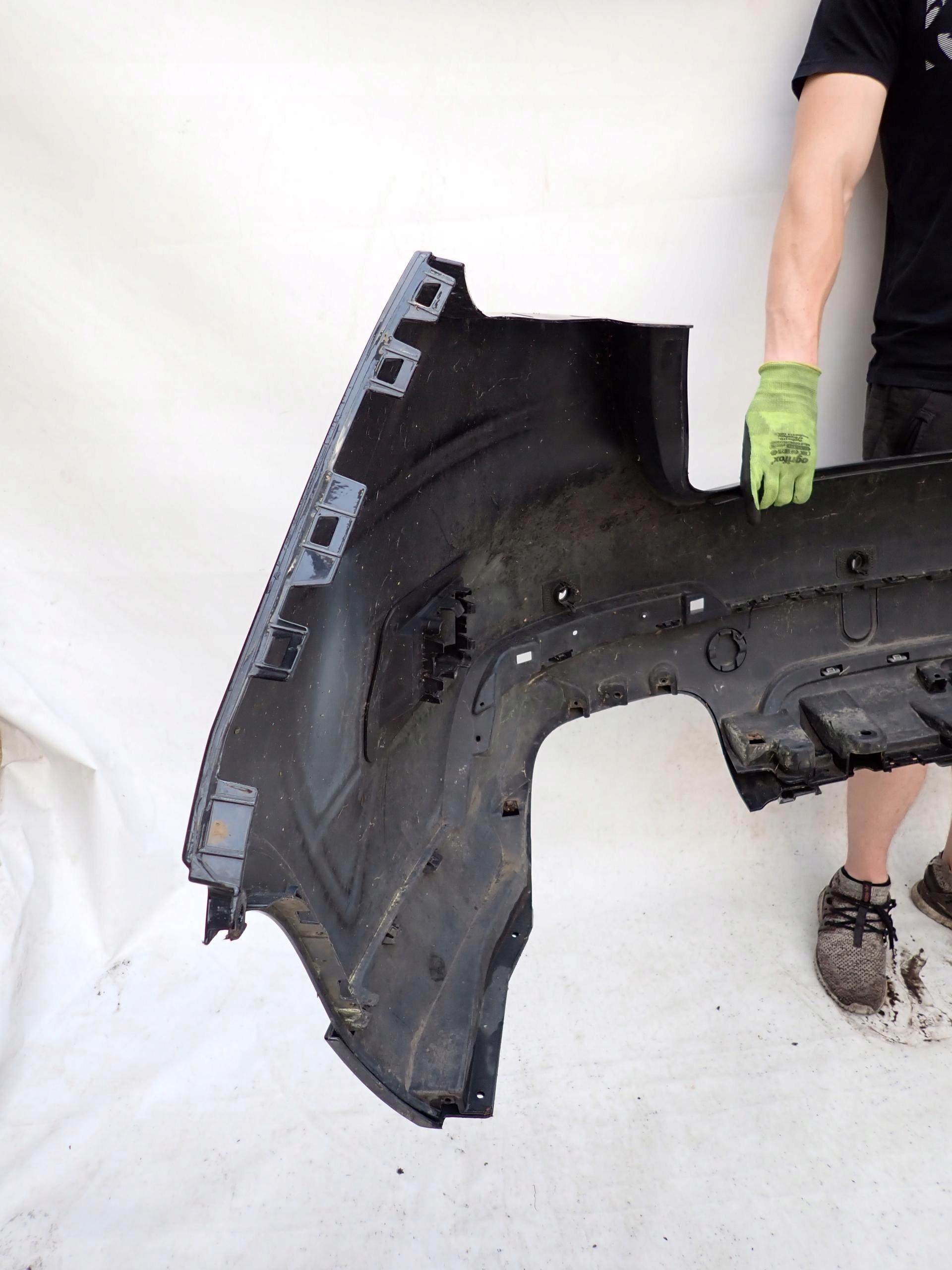 MASERATI LEVANTE 16-24 bumper rear part rear PDC