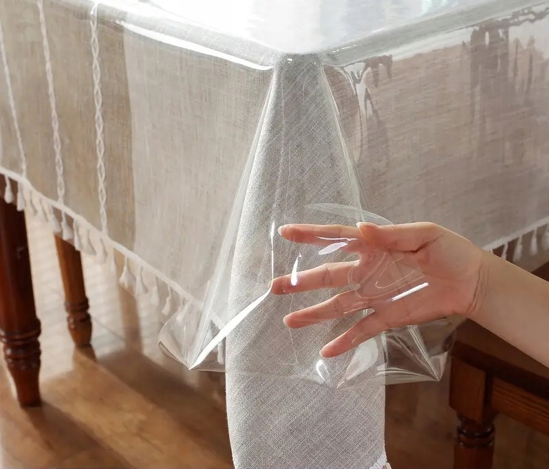 OBRUS CERATA PLAMOODPORNA PRZEZROCZYSTA TRANSPARENTNA OCHRONNA NA STÓŁ Kolor bezbarwny