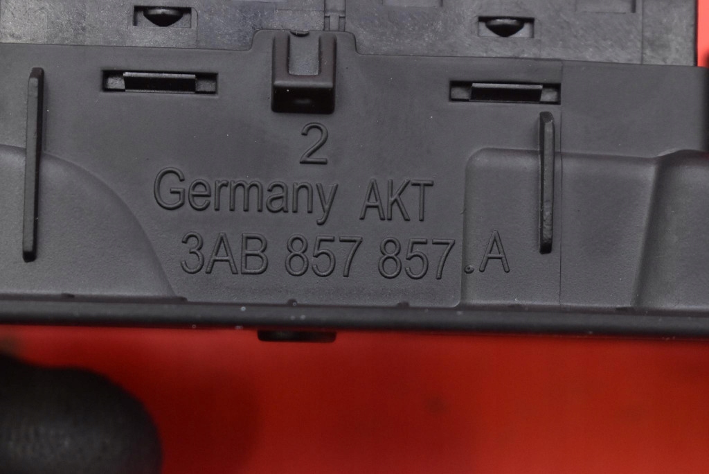 control panel of the window EU 3AB857857A VW PASSAT B7 10-15
