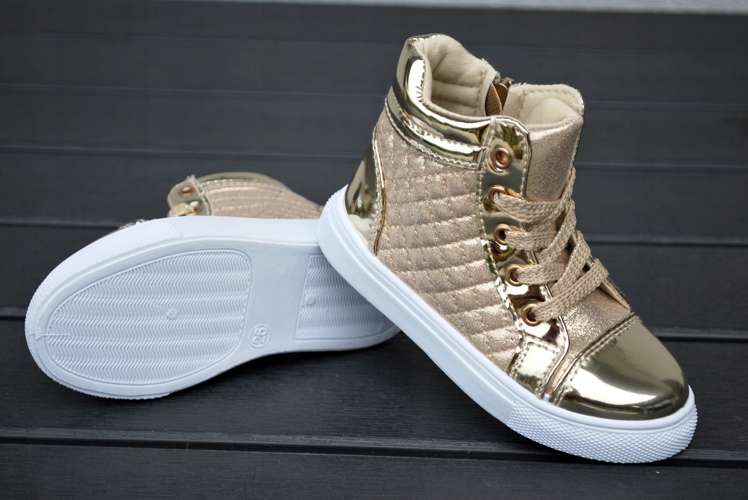 LAKIEROWANE TRZEWIKI BOTKI NA SUWAK r.34 / 21,5cm Kod producenta DD470