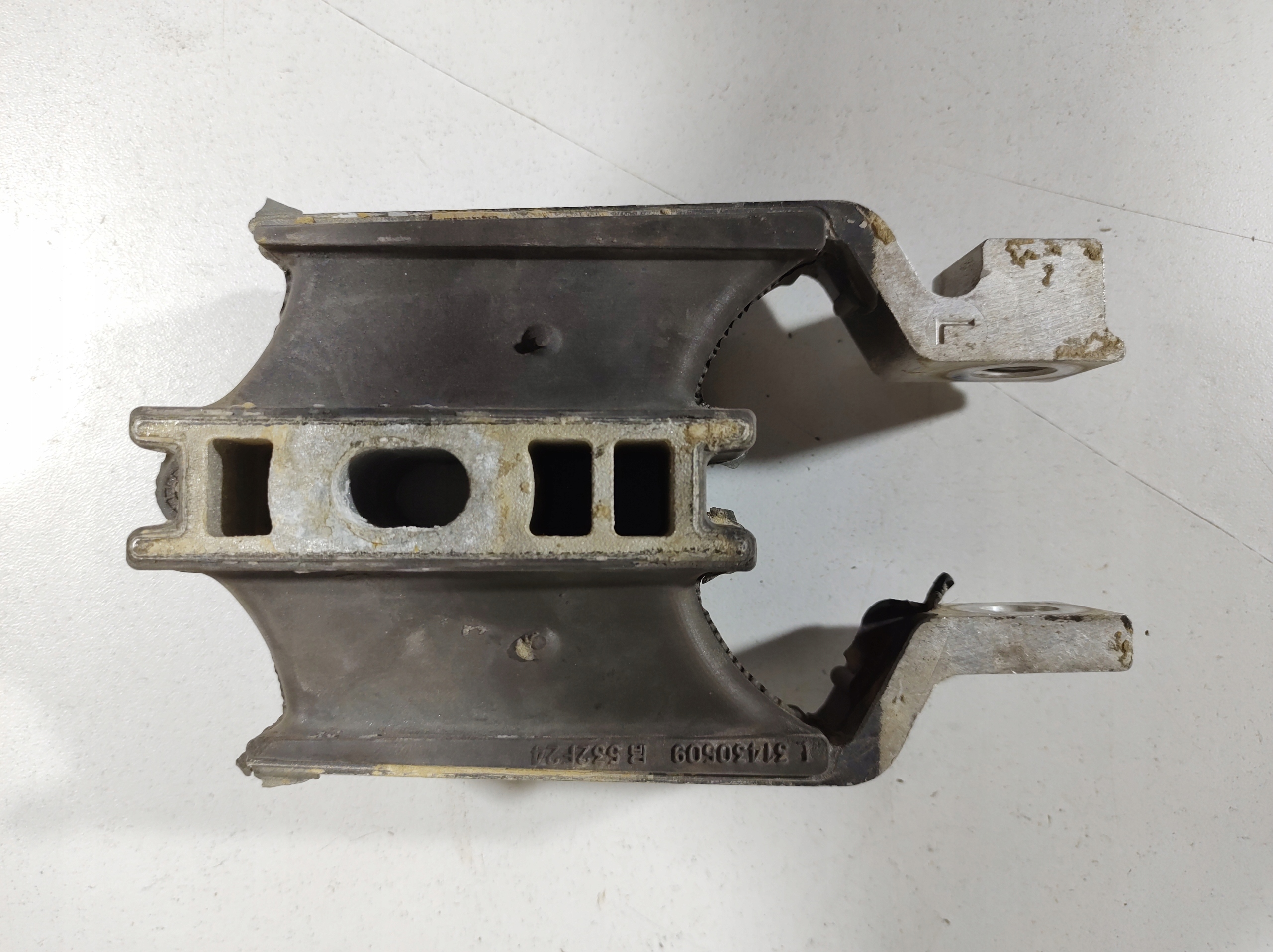 volvo V60 II лапа подушка Двигателя 31430509