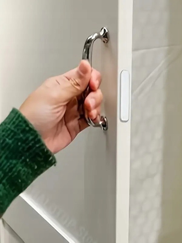 ODBOJNIKI SAMOPRZYLEPNE SILIKONOWE MEBLOWE GUMOWE DO DRZWI 150 x 15mm 4 szt Rodzaj odbojnik