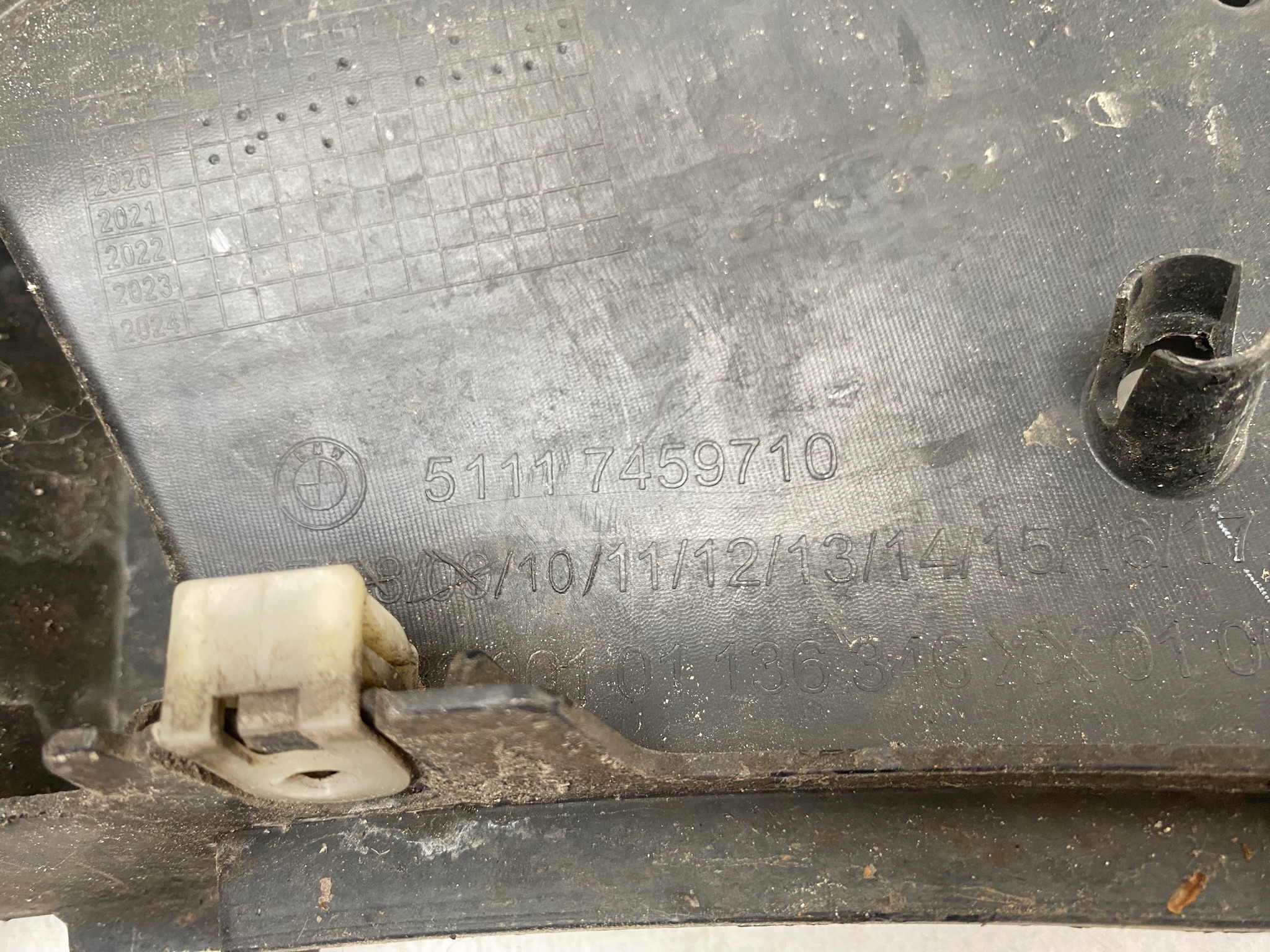 BMW 1 F40 19- holder bumper bracket right front 7459710