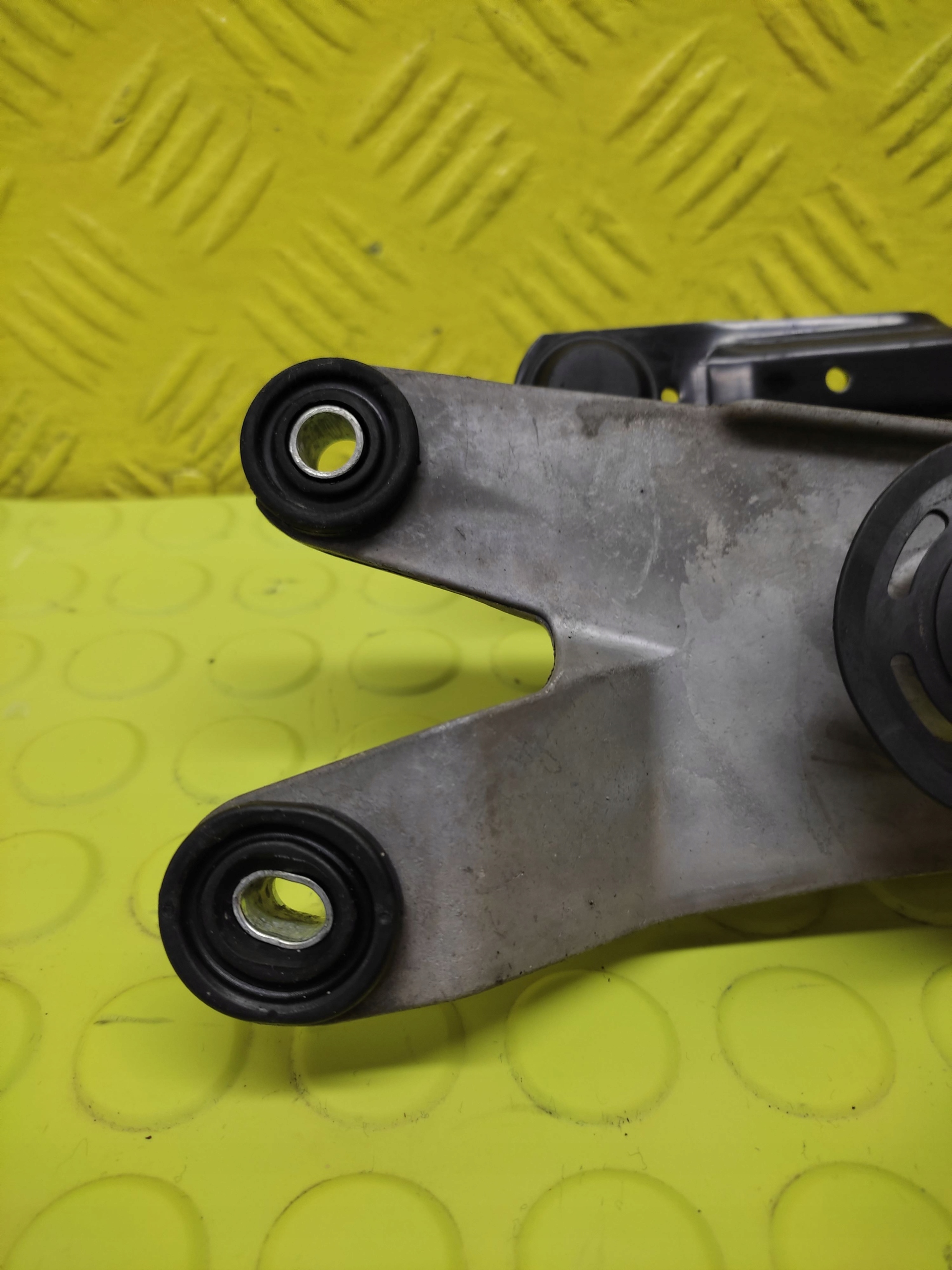 KIA OPIRUS wiper mechanism front DENSO