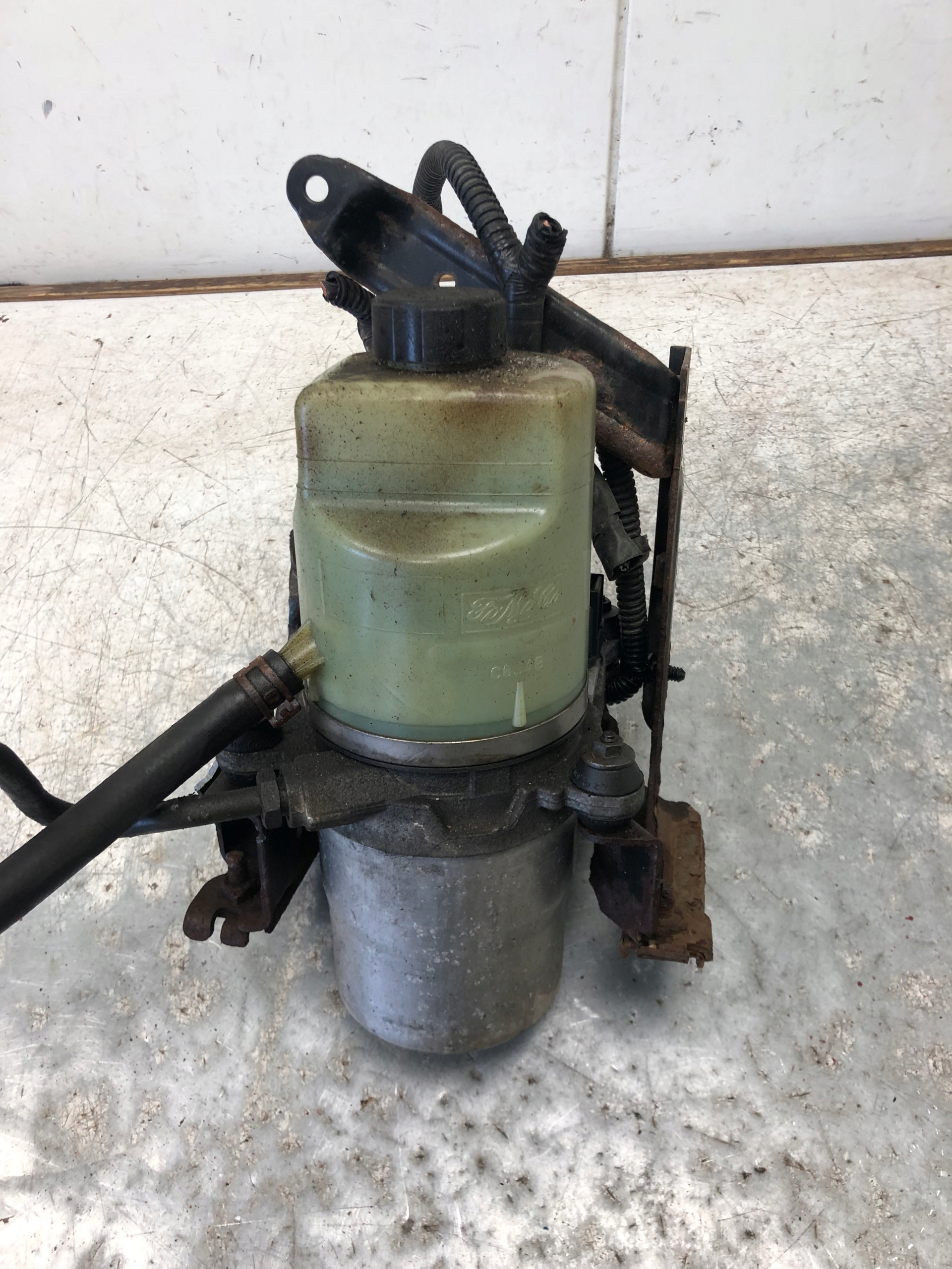servo pump FORD FOCUS MK2 4M5J-3K514-AA