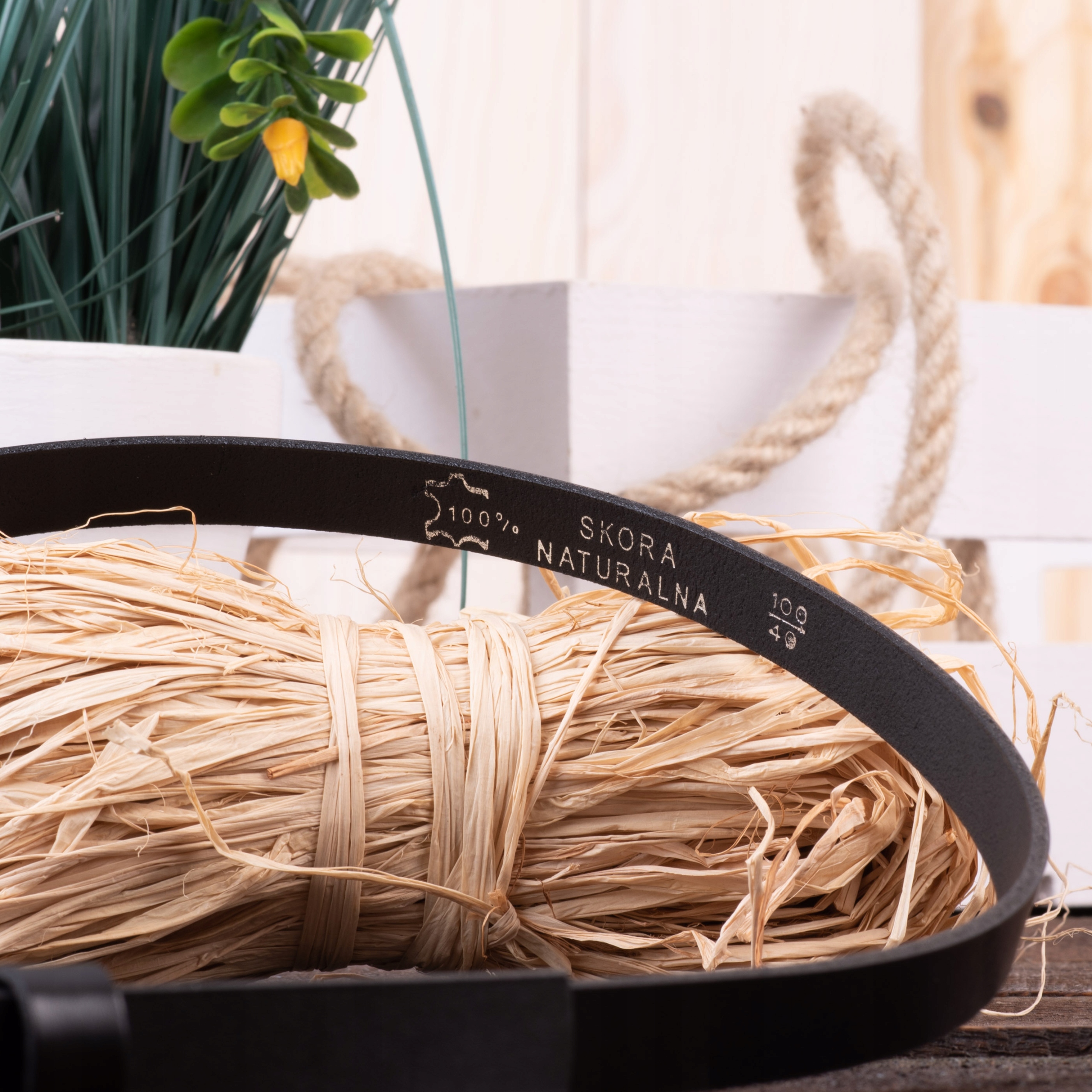 Pasek skórzany BUTELKOWY wąski ZŁOTA KLAMRA cienki Długość bez klamry 100 cm