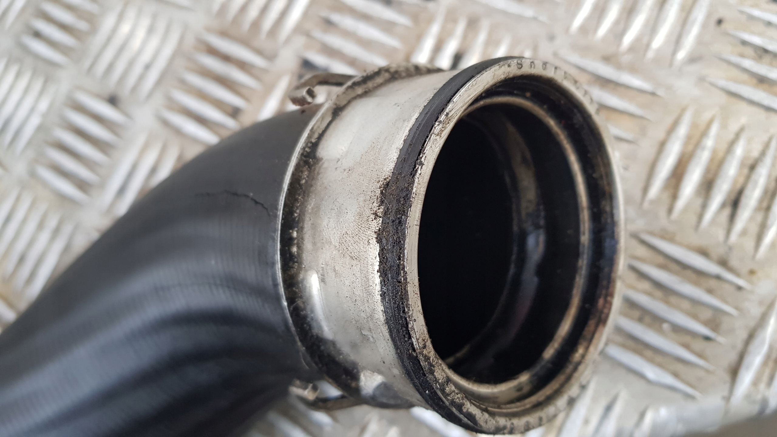 MERCEDES W211 3.0 V6 rohr intercooler A2115282482