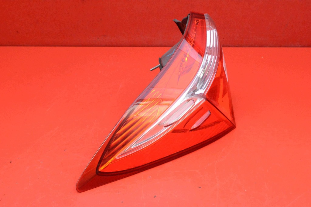 light left rear part rear 81560-02760 TOYOTA COROLLA XI E18 13-16