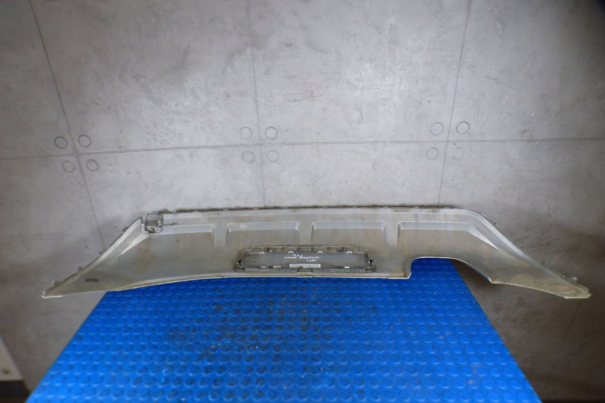 diffuseur couverture spoiler pare choc arrière 5L6807835B 5L6807499A Skoda Yeti
