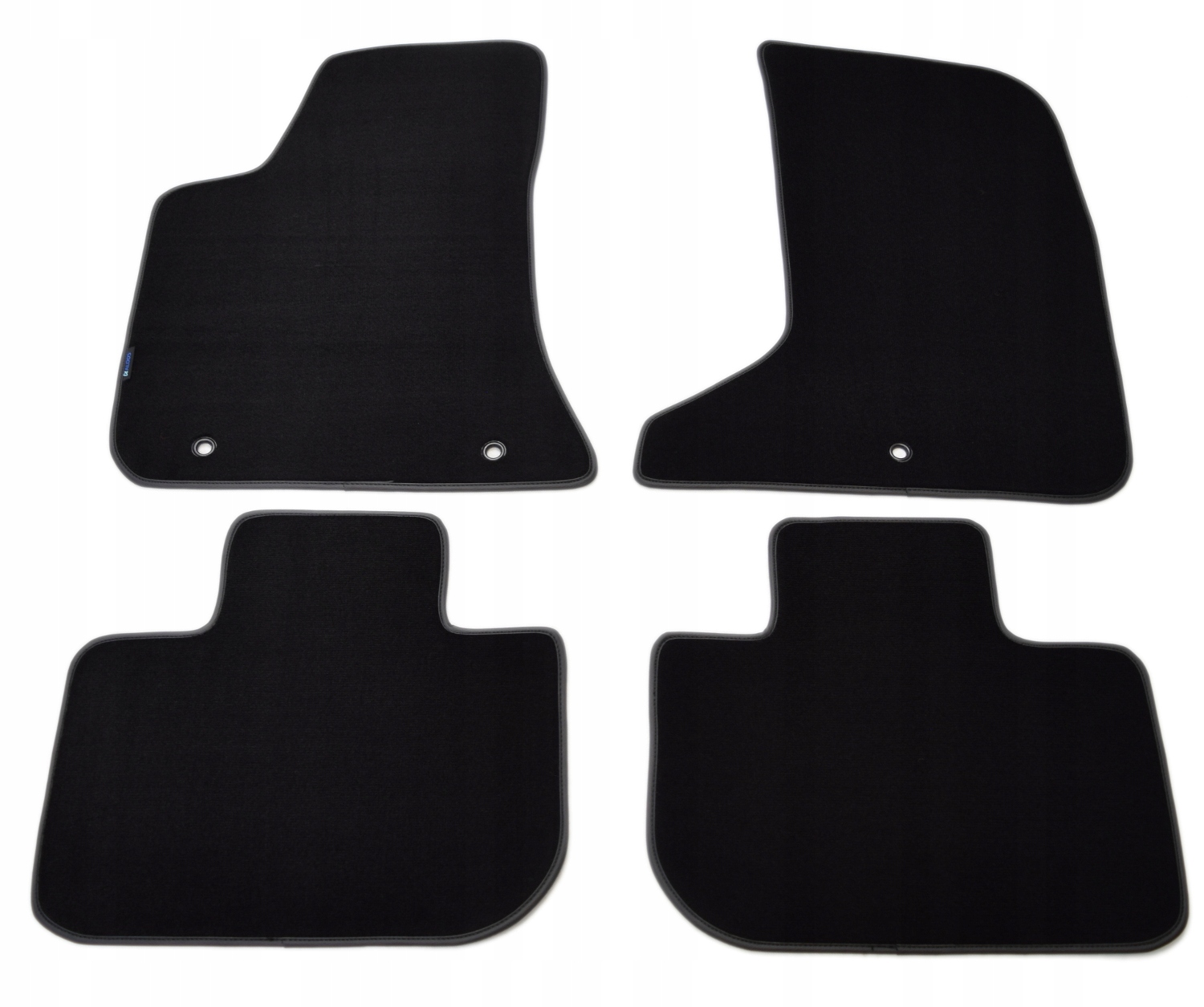 Čierne velúrové koberčeky Platinum pre Chrysler 300 /s/c 4x4 Awd (2011-2023)