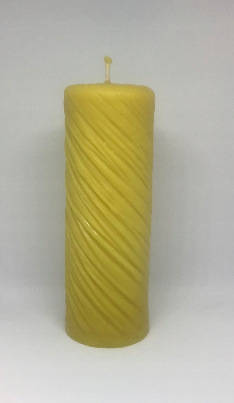 

Świeca z wosku pszczelego walec prążkowany