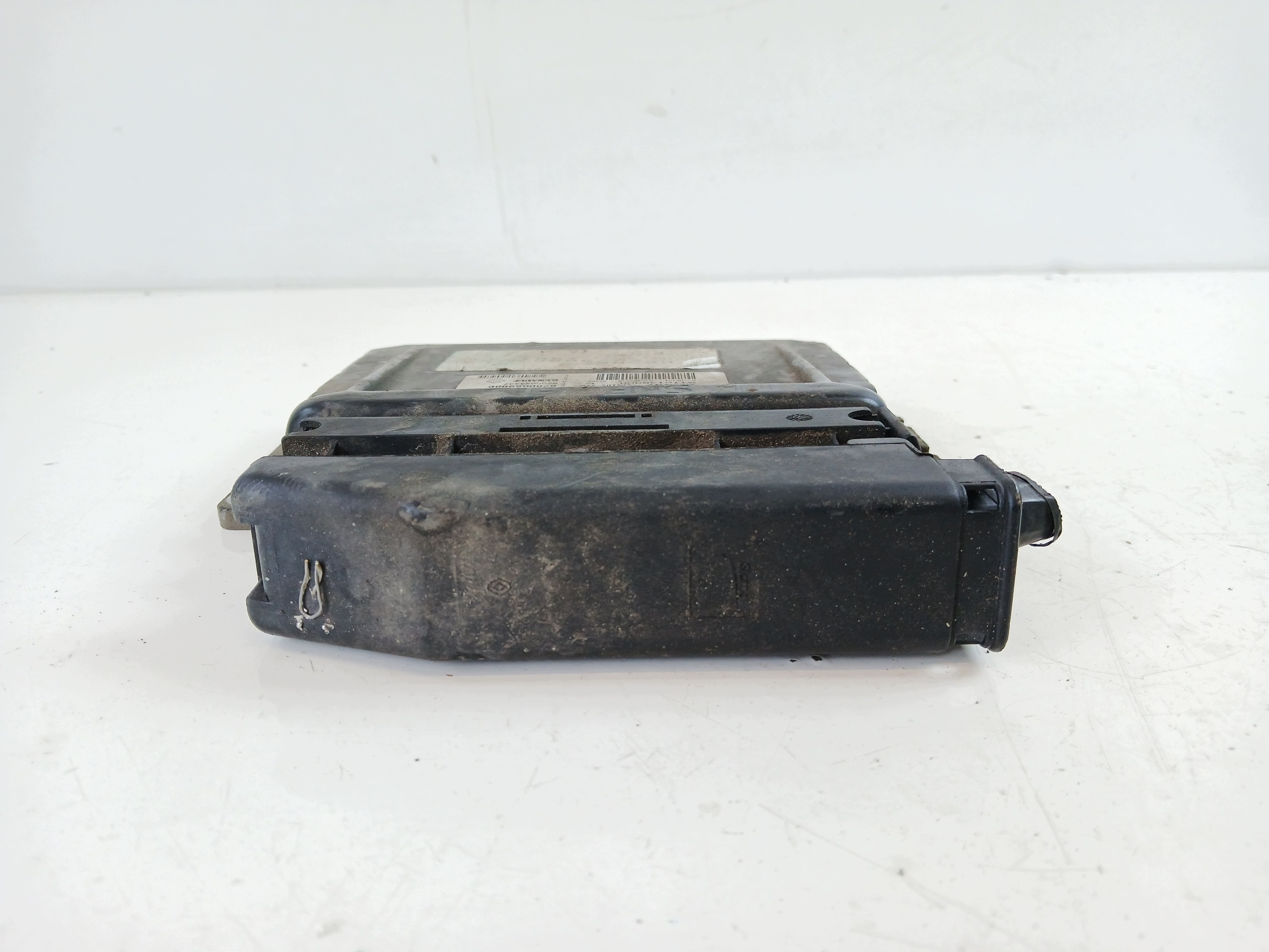 RENAULT CLIO II 1.2 control unit of the engine 8200059086