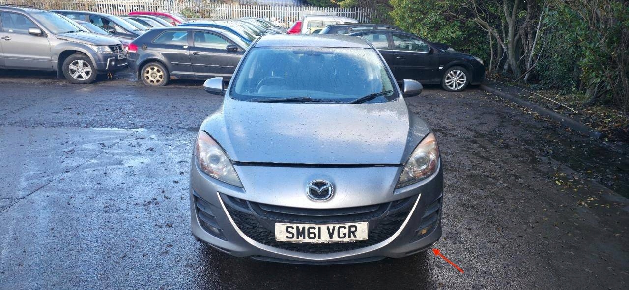 side grid of a bumper left side Mazda 3 2 BL 2011 BCD2-50102