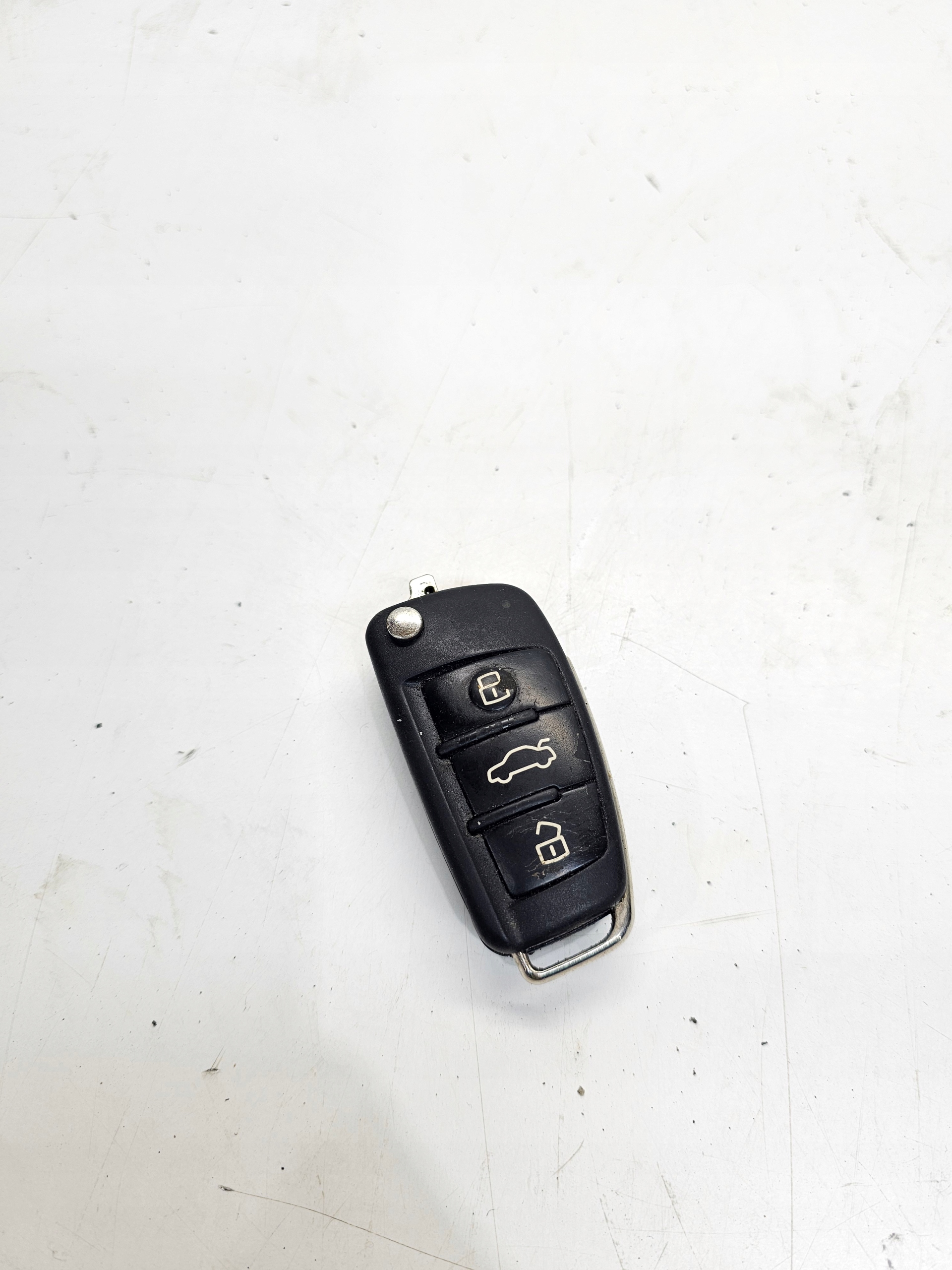 key PILOT SCYZORYK AUDI A3 8V 8V0837220 1/24