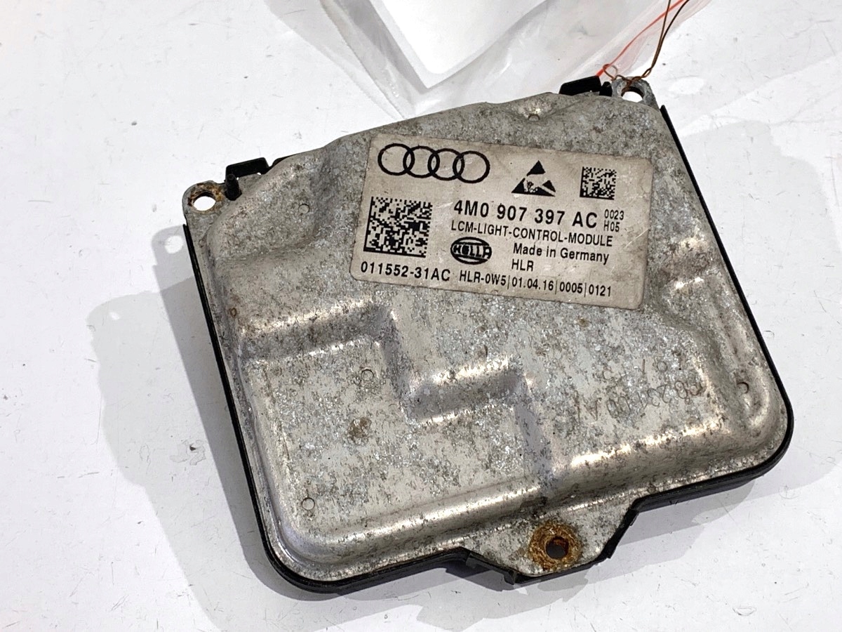 Конвертер Ксенон Audi A4 B9 4M0907397AC модуль , подсветка