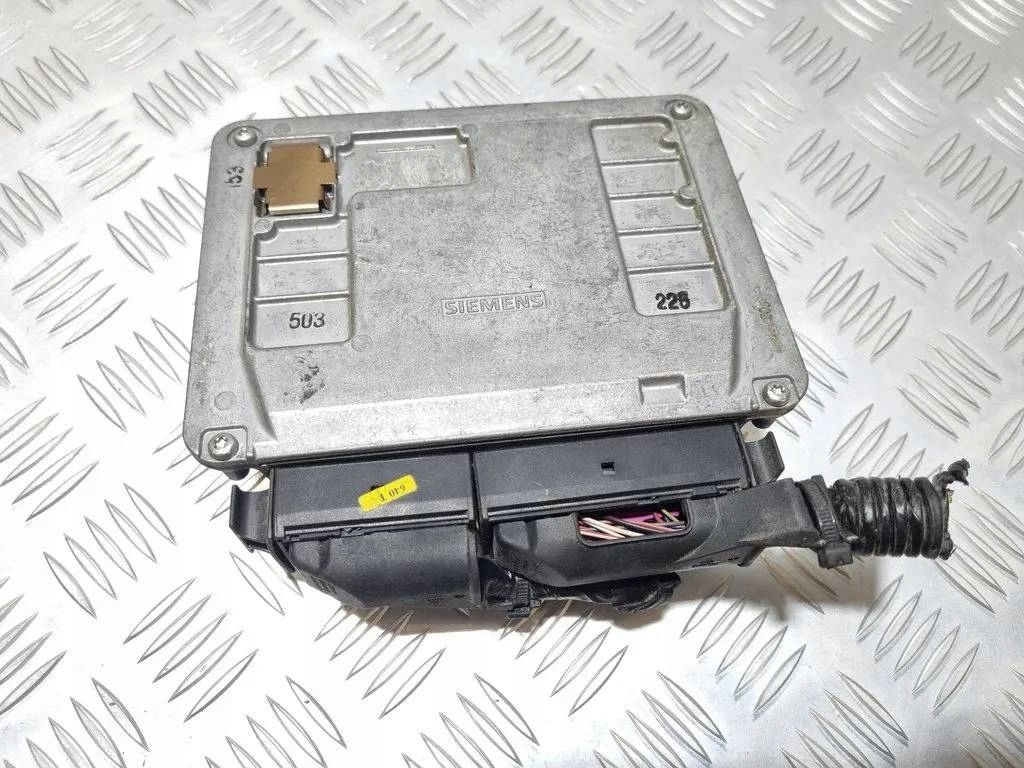 control unit of the engine Volkswagen Polo 4 2003 03D906032C