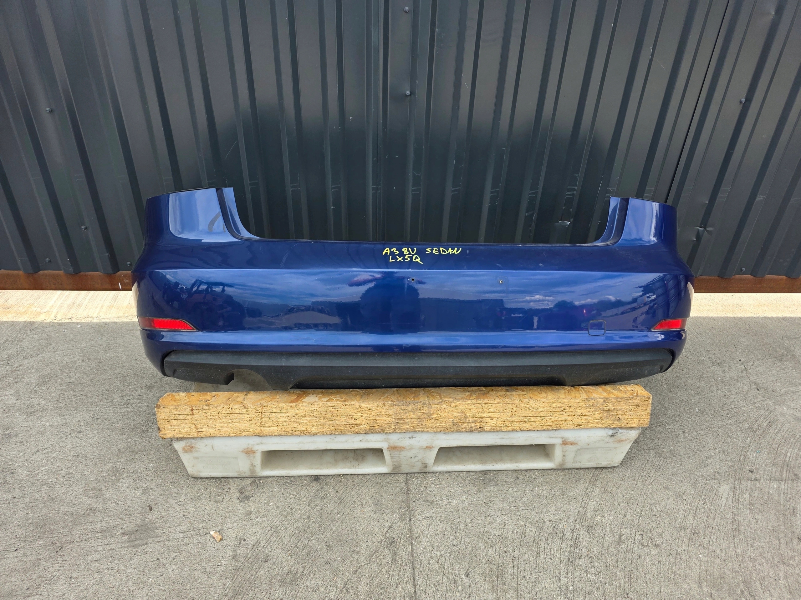 bumper rear part AUDI A3 8V sedan CABRIO LX5Q original complete !!!