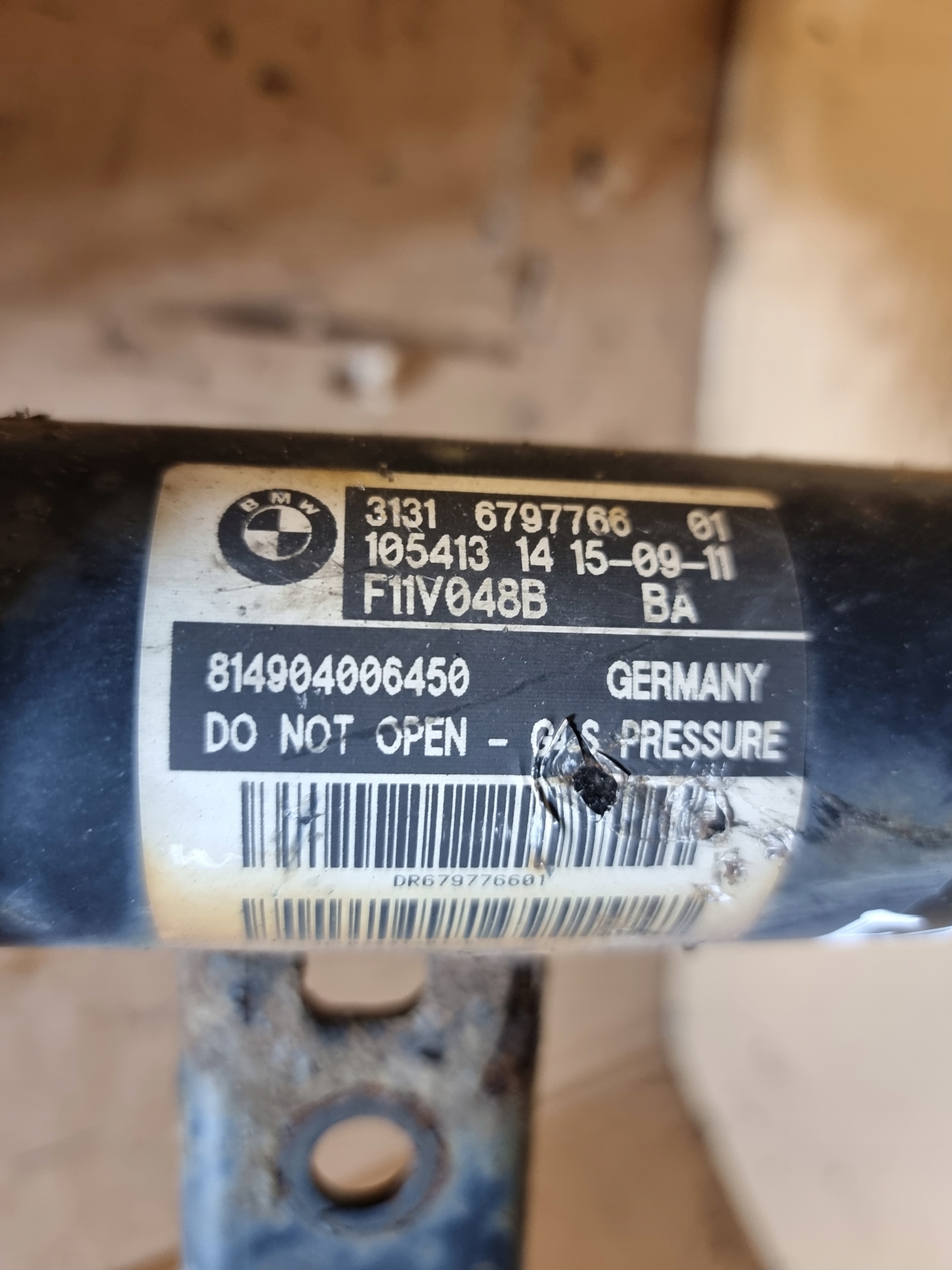 shock absorber right front BMW 5 F11 2.0D 2010-2017r OE 679766
