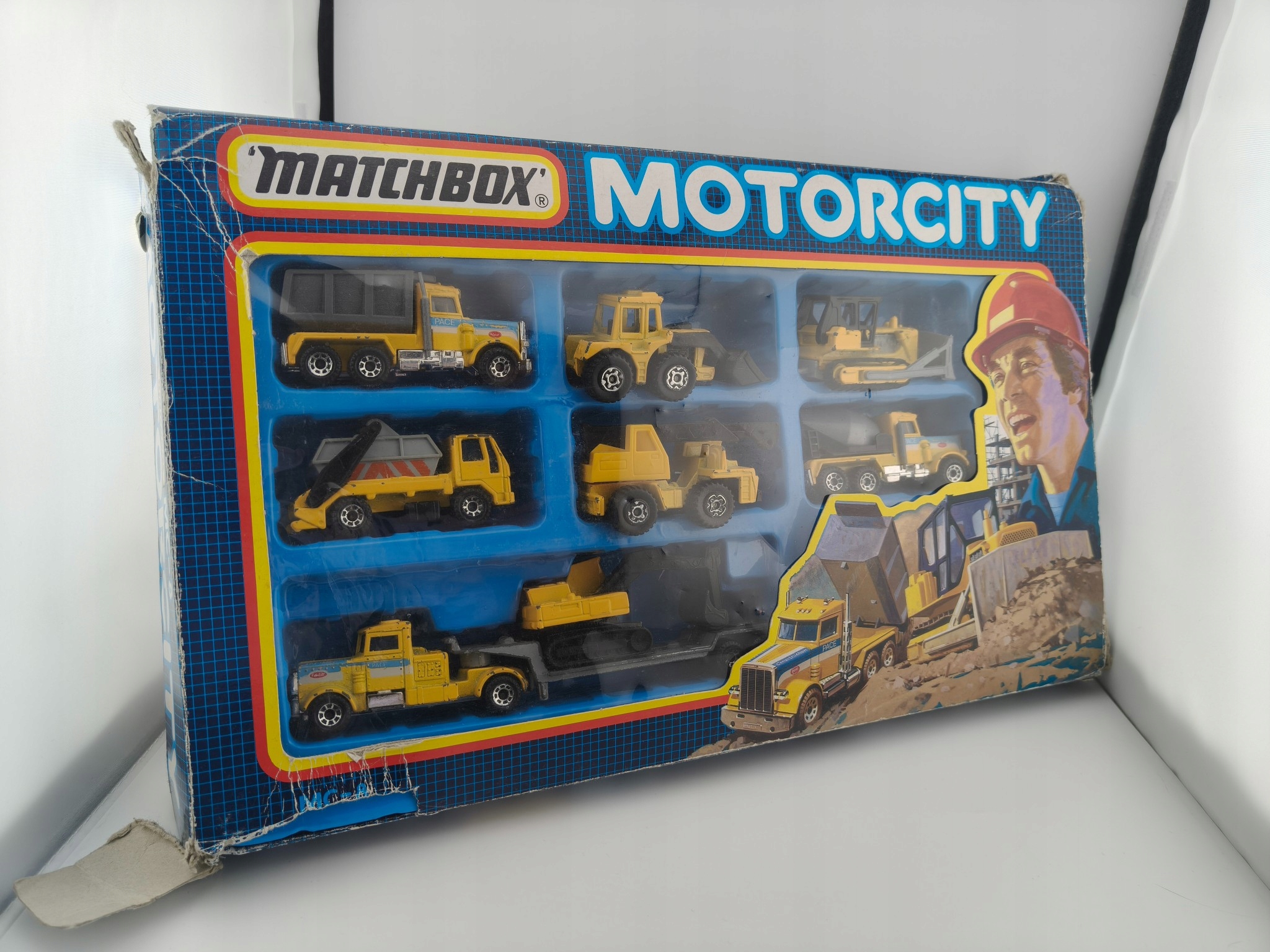 Matchbox Motorcity MC8 Set Zestaw Uszkodzony Box