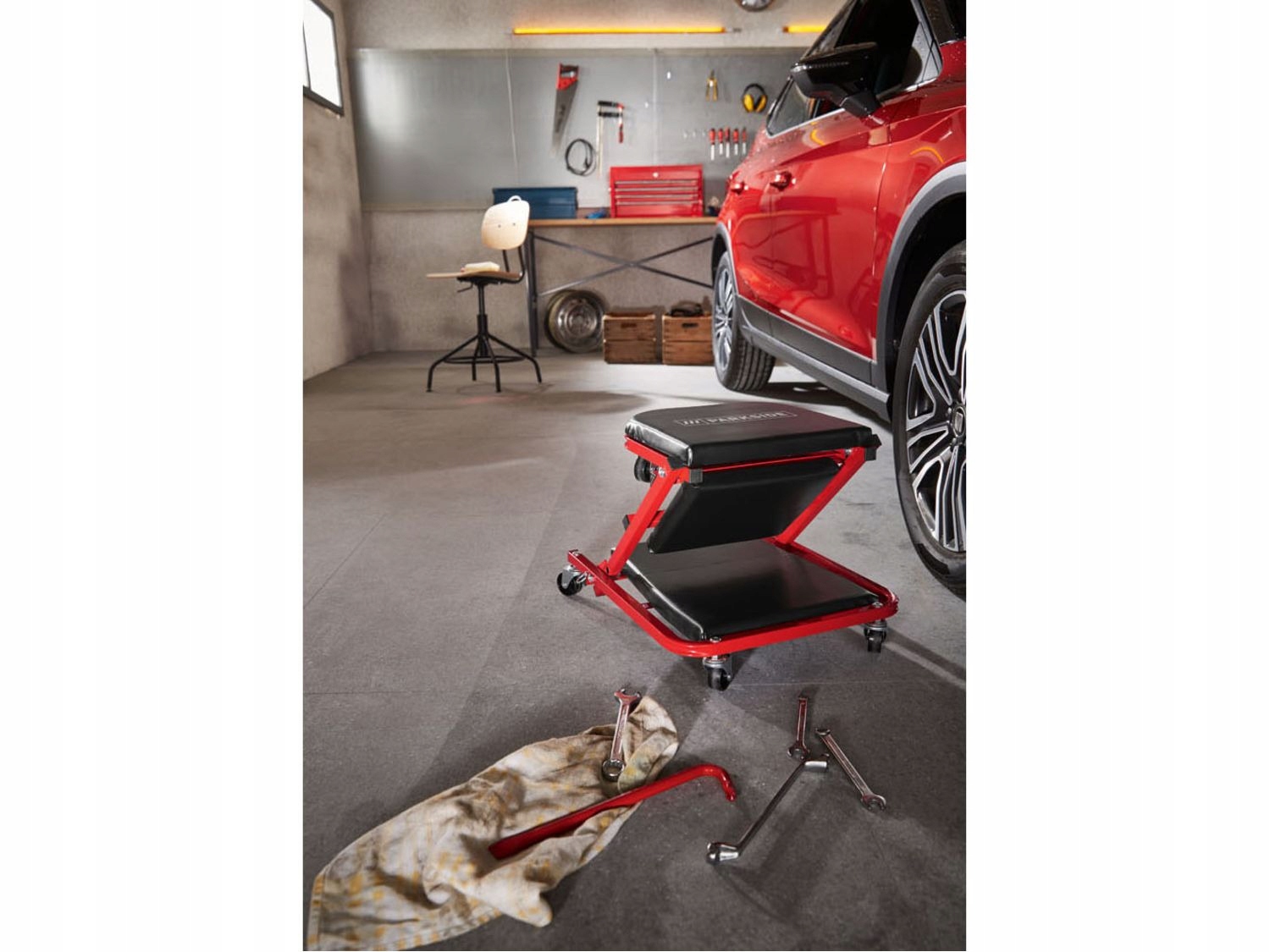 LEŻANKA WARSZTATOWA STOŁEK MONTAŻOWY 2W1 PARKSIDE Marka Parkside