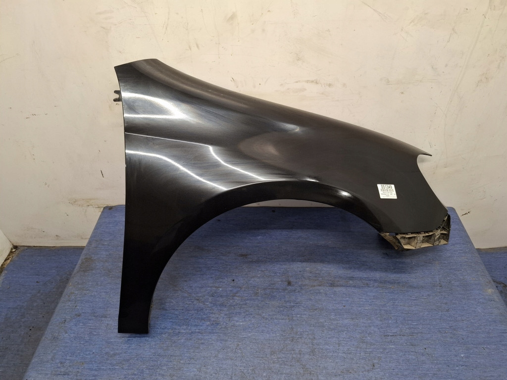 VOLKSWAGEN GOLF VI BŁOTNIK PRZÓD PRAWY LC9X