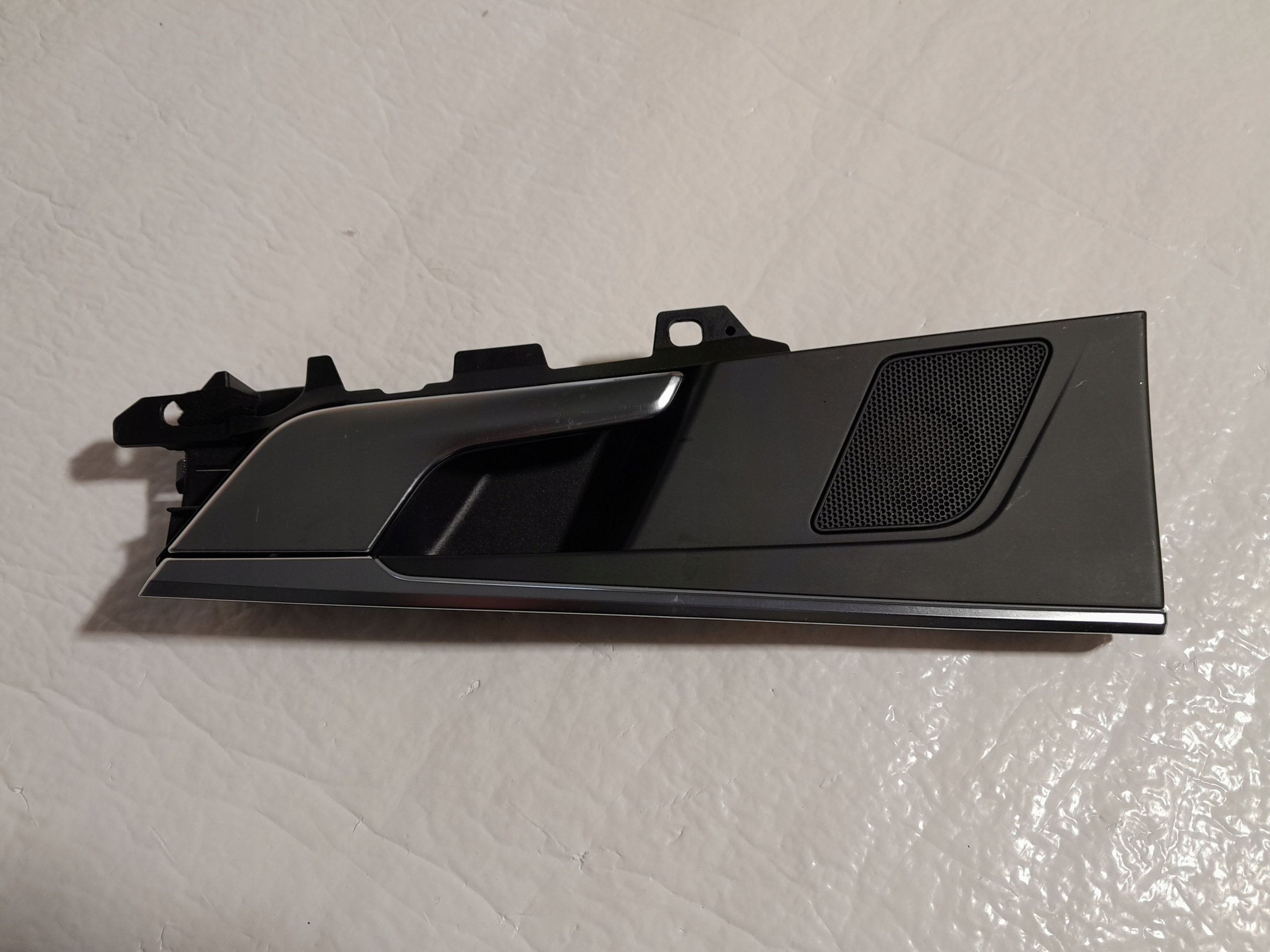 AUDI A4 B9 handle inner right rear part 8W0959524