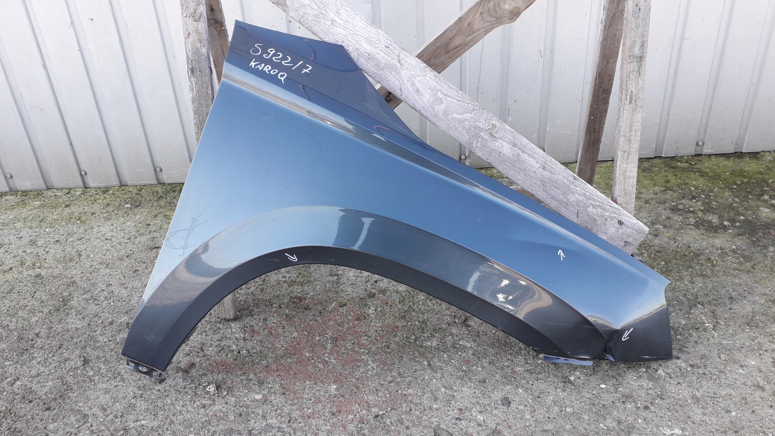 SKODA KAROQ BŁOTNIK PRAWY PRZEDNI