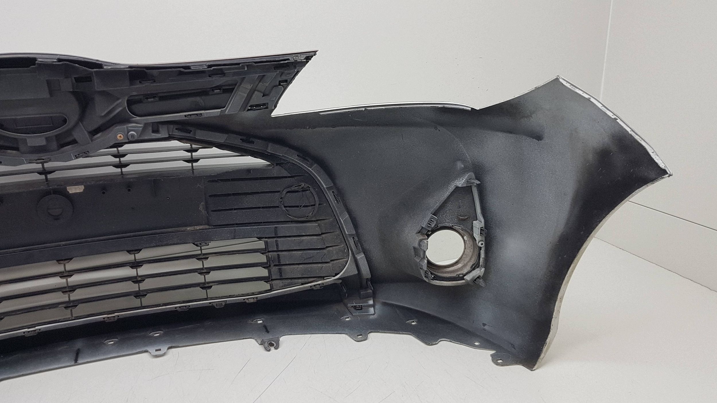 TOYOTA YARIS 3 III 2014 - bumper front 5302-OD030