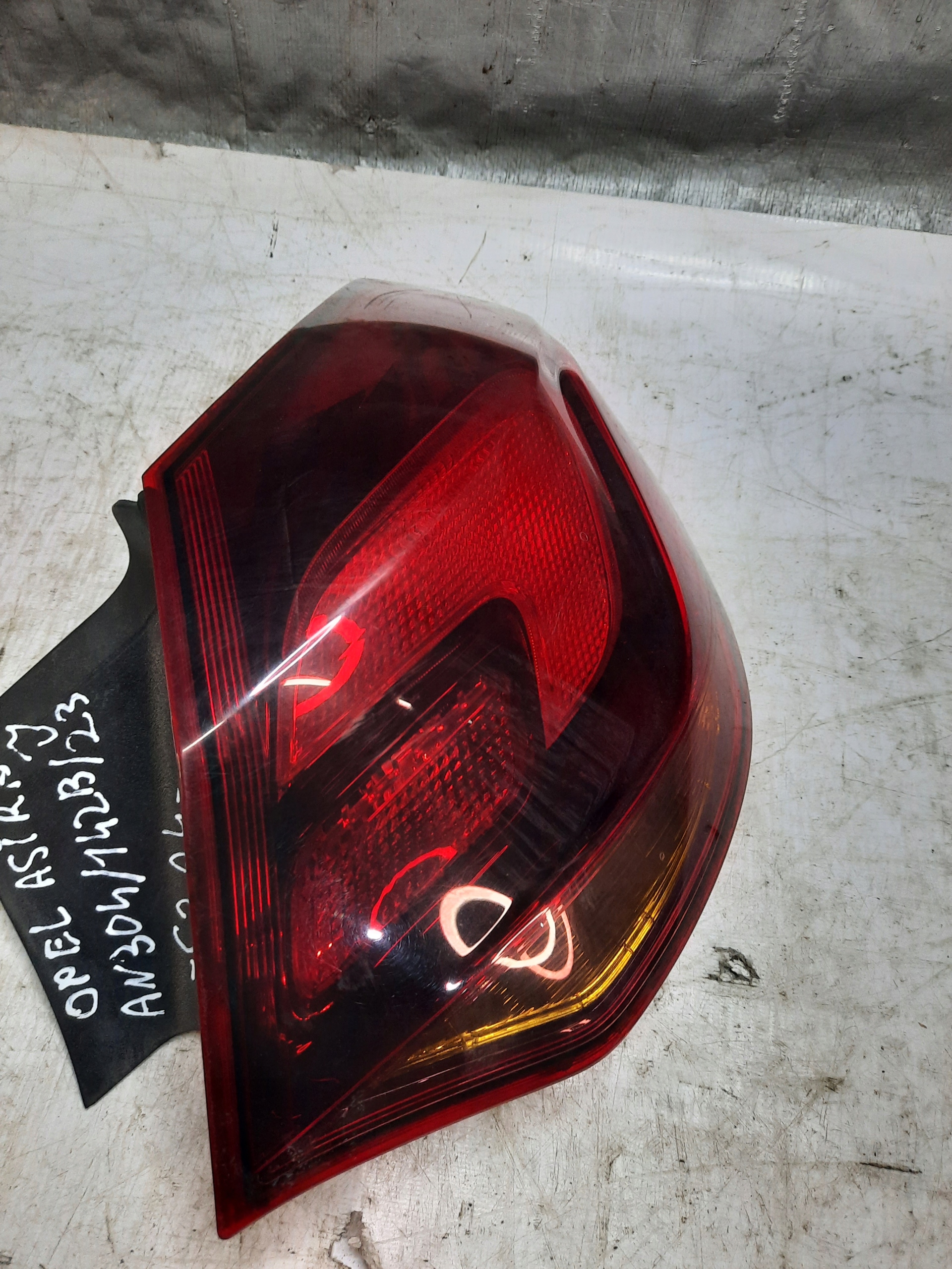 Opel OE 1090098 light rear P ASTRA J