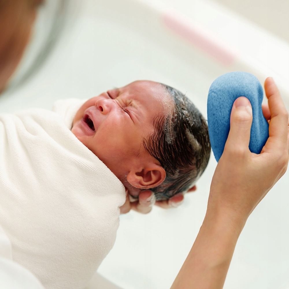 Gąbka do kąpieli Akuku delikatna do mycia niemowląt 9 x 4 cm niebieska 0+ Kod producenta A1135