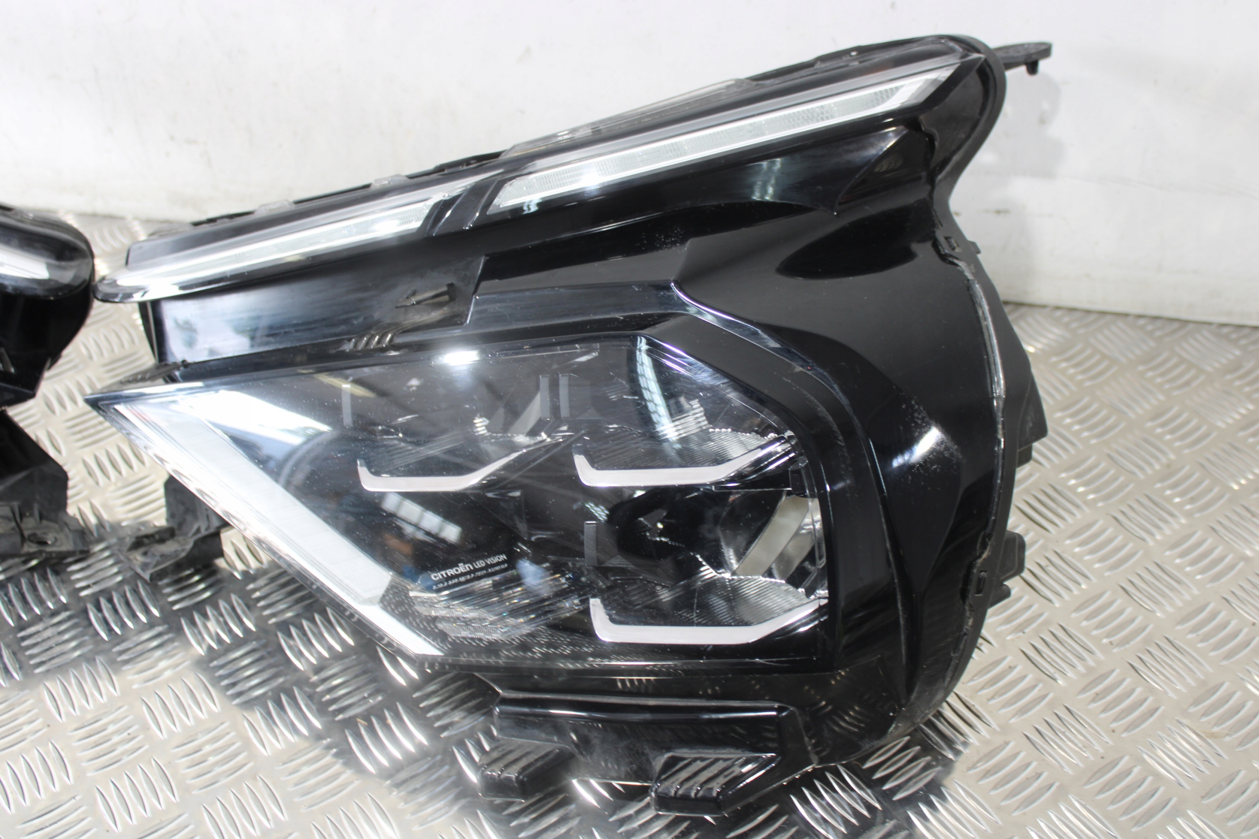 light lights front LED CITROEN C4 III 3 9830649280 9830649480