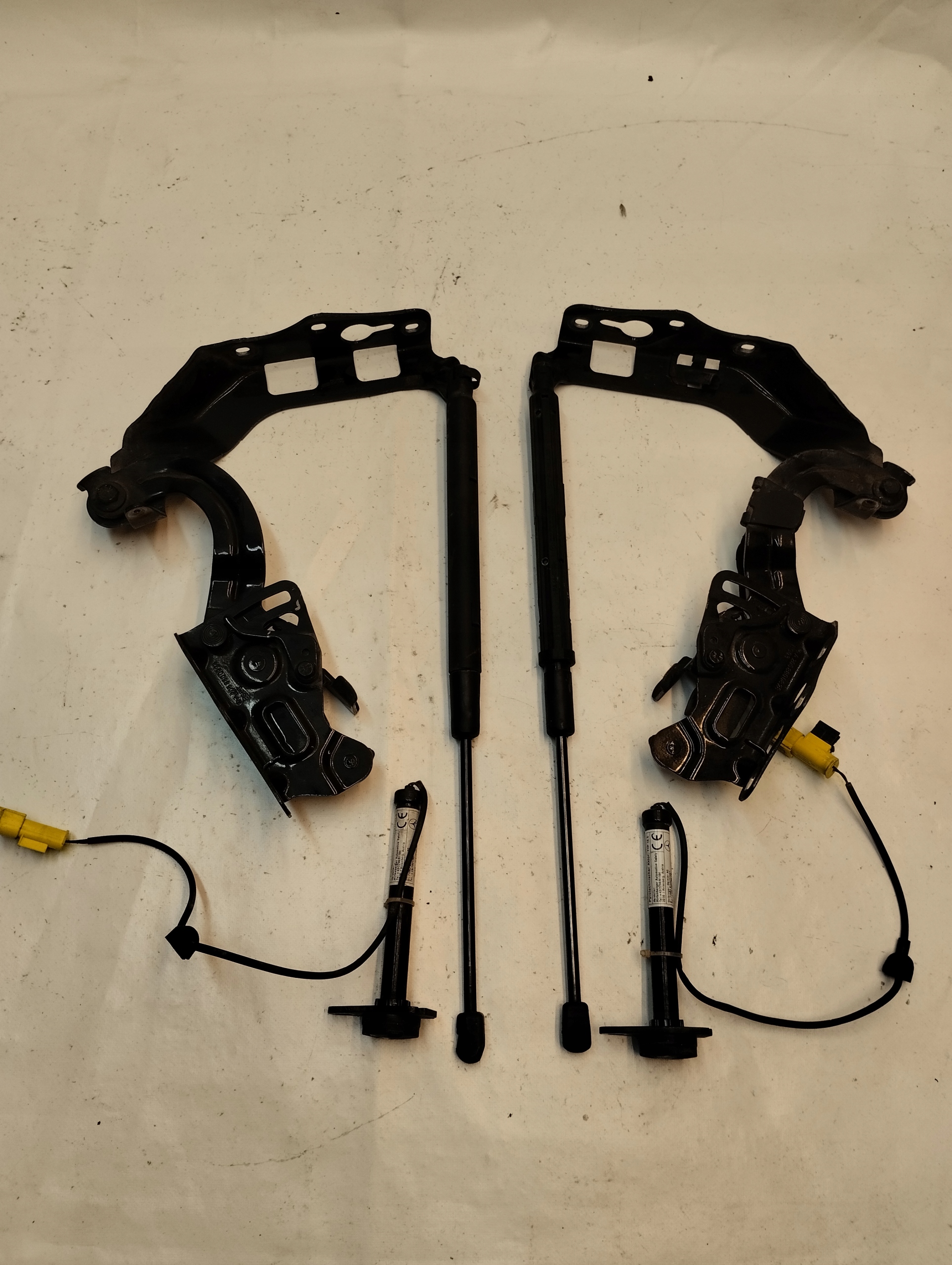 MERCEDES W205 hinge bonnets right left NABOJE KOMPLET