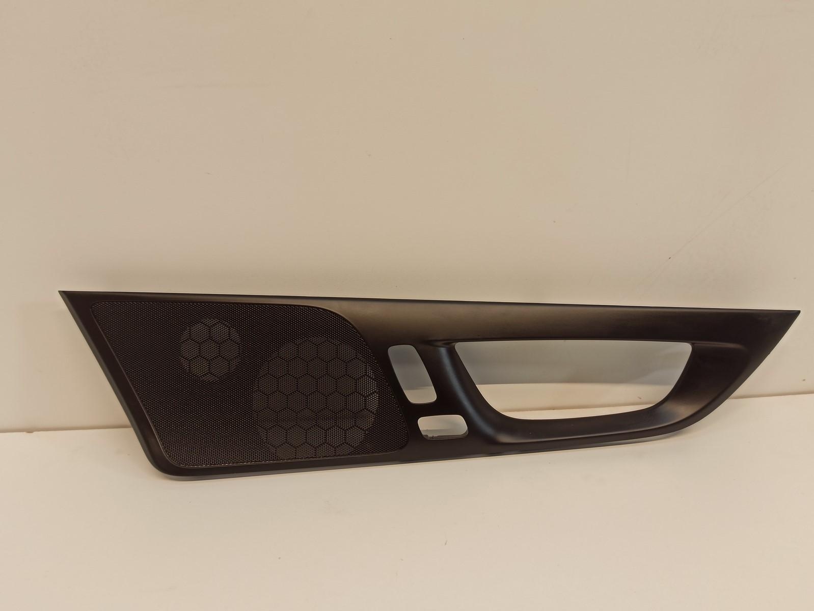 VOLVO V60 LISTWA BOCZKA DRZWI PRAWY PRZÓD 31490199